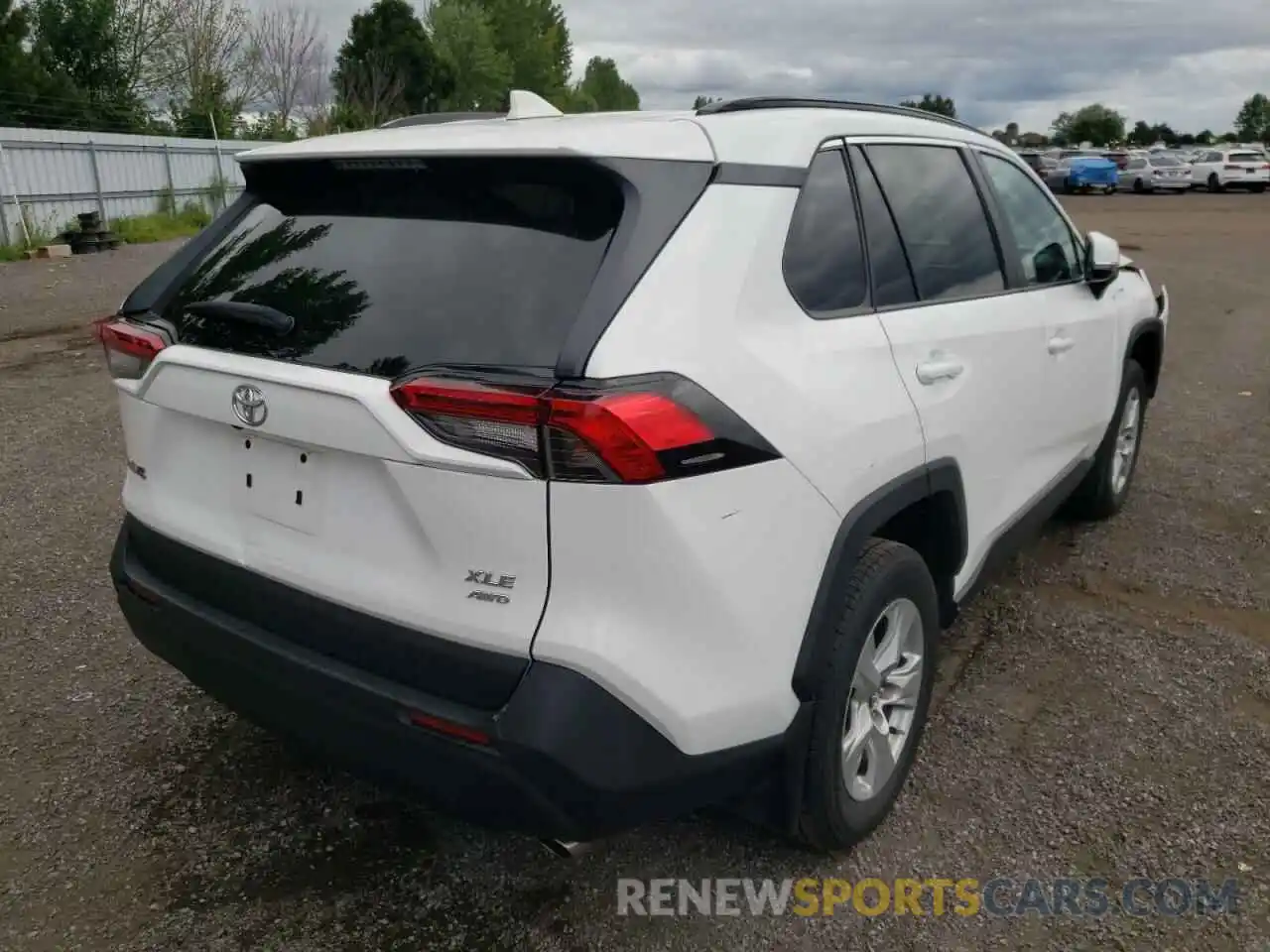 4 Photograph of a damaged car 2T3R1RFV4MC162969 TOYOTA RAV4 2021