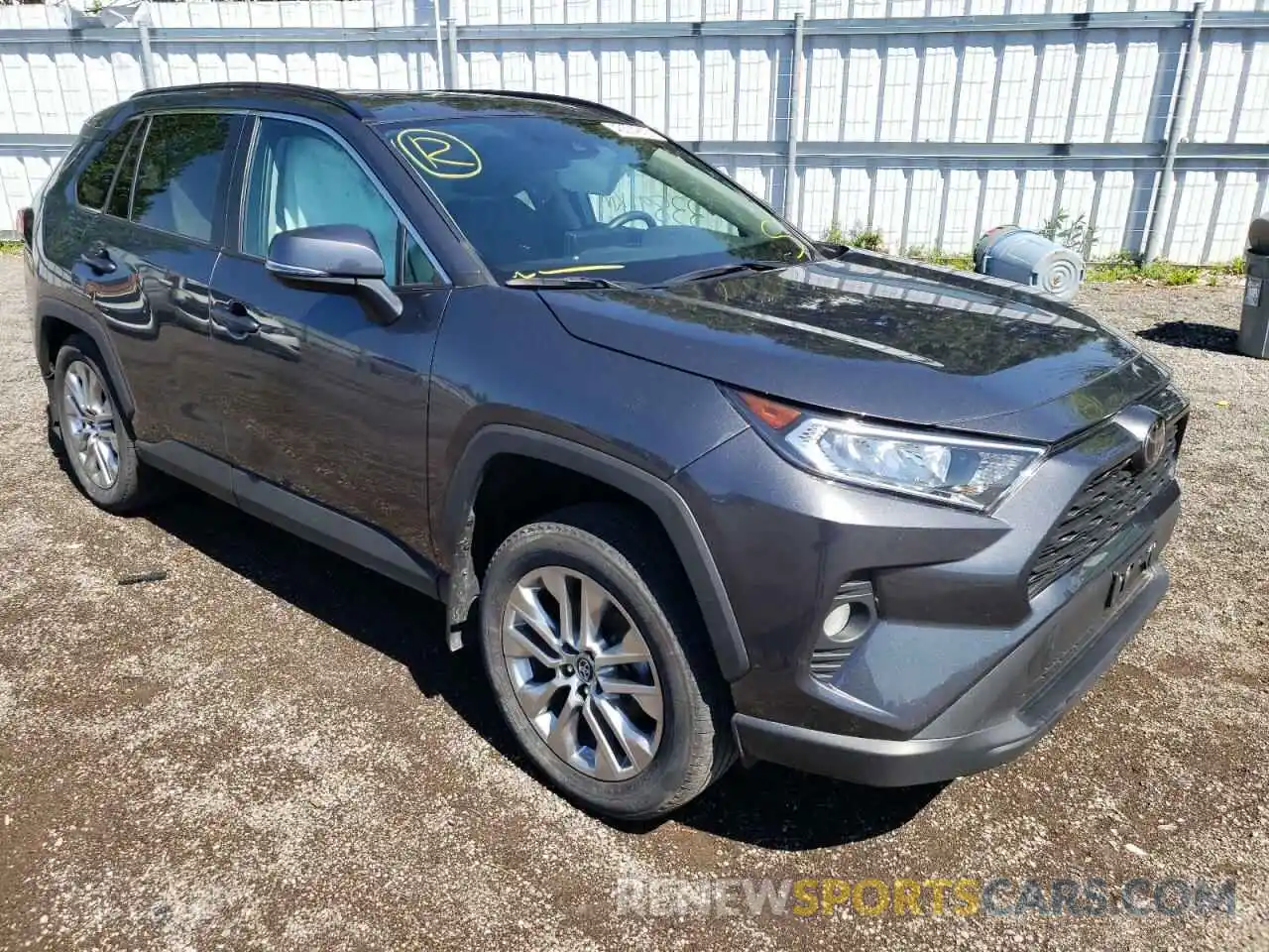 1 Photograph of a damaged car 2T3R1RFV5MC162317 TOYOTA RAV4 2021