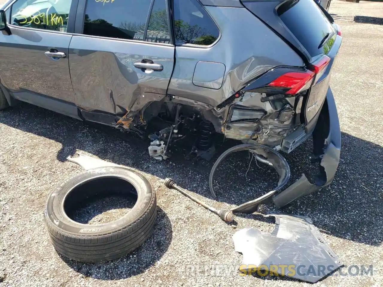 9 Photograph of a damaged car 2T3R1RFV5MC162317 TOYOTA RAV4 2021