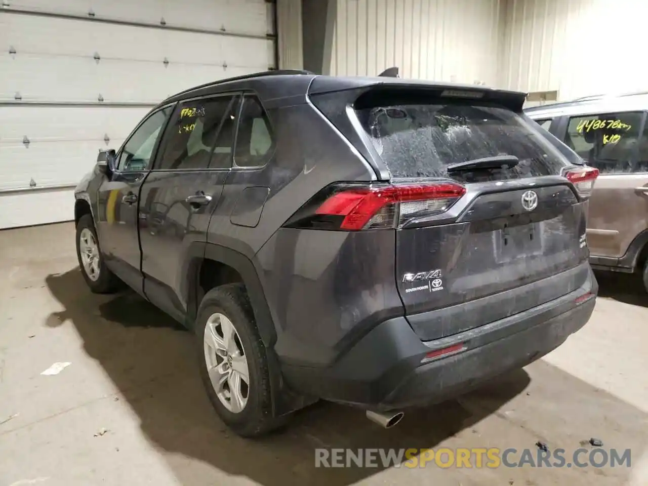 3 Photograph of a damaged car 2T3R1RFV5MC229630 TOYOTA RAV4 2021