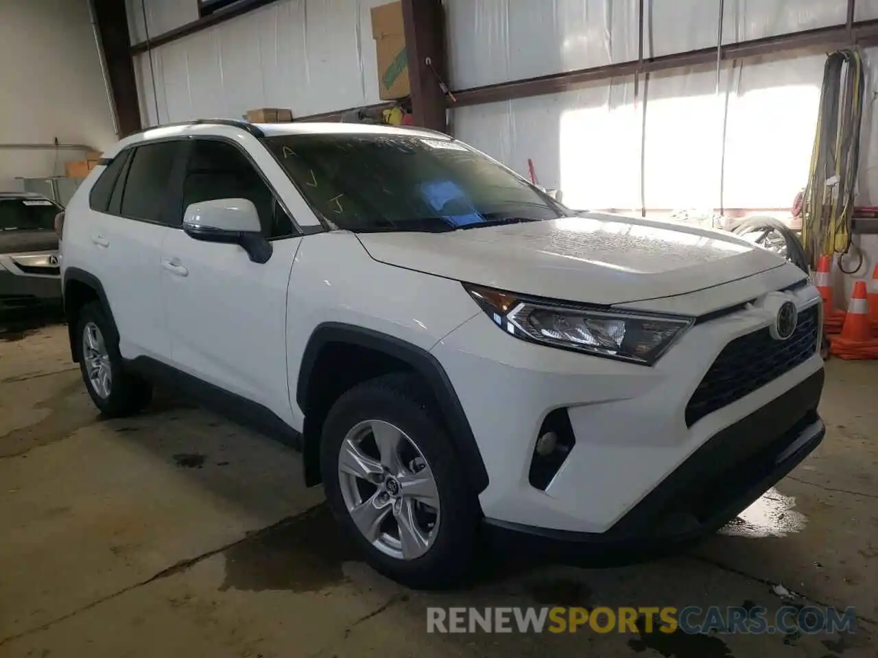 1 Photograph of a damaged car 2T3R1RFV9MW144286 TOYOTA RAV4 2021