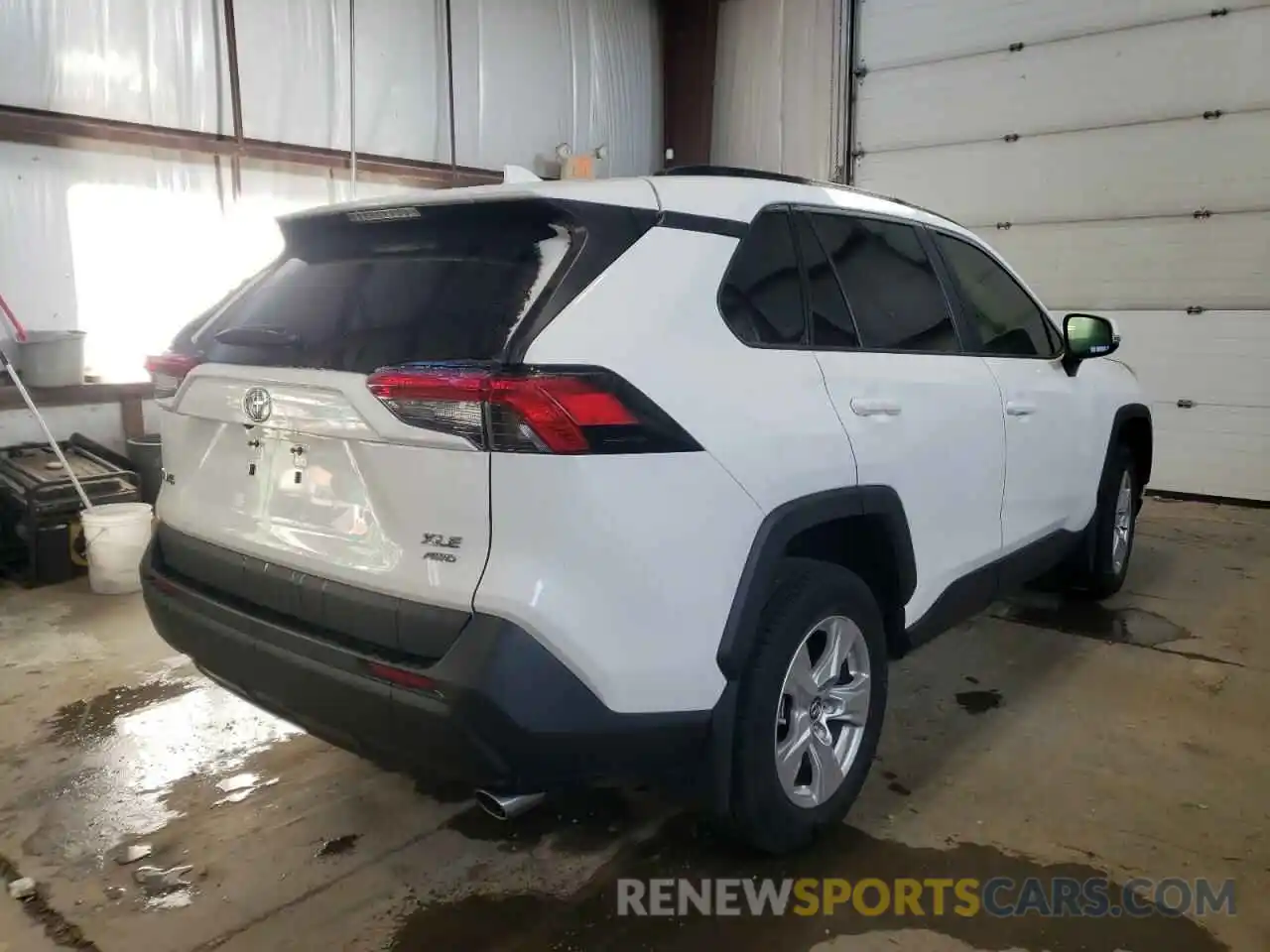 4 Photograph of a damaged car 2T3R1RFV9MW144286 TOYOTA RAV4 2021