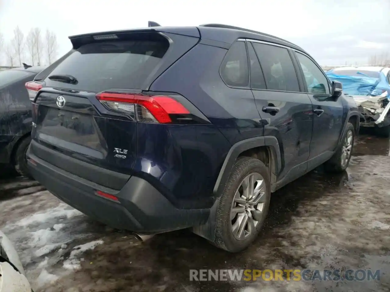 4 Photograph of a damaged car 2T3R1RFVXMC153791 TOYOTA RAV4 2021