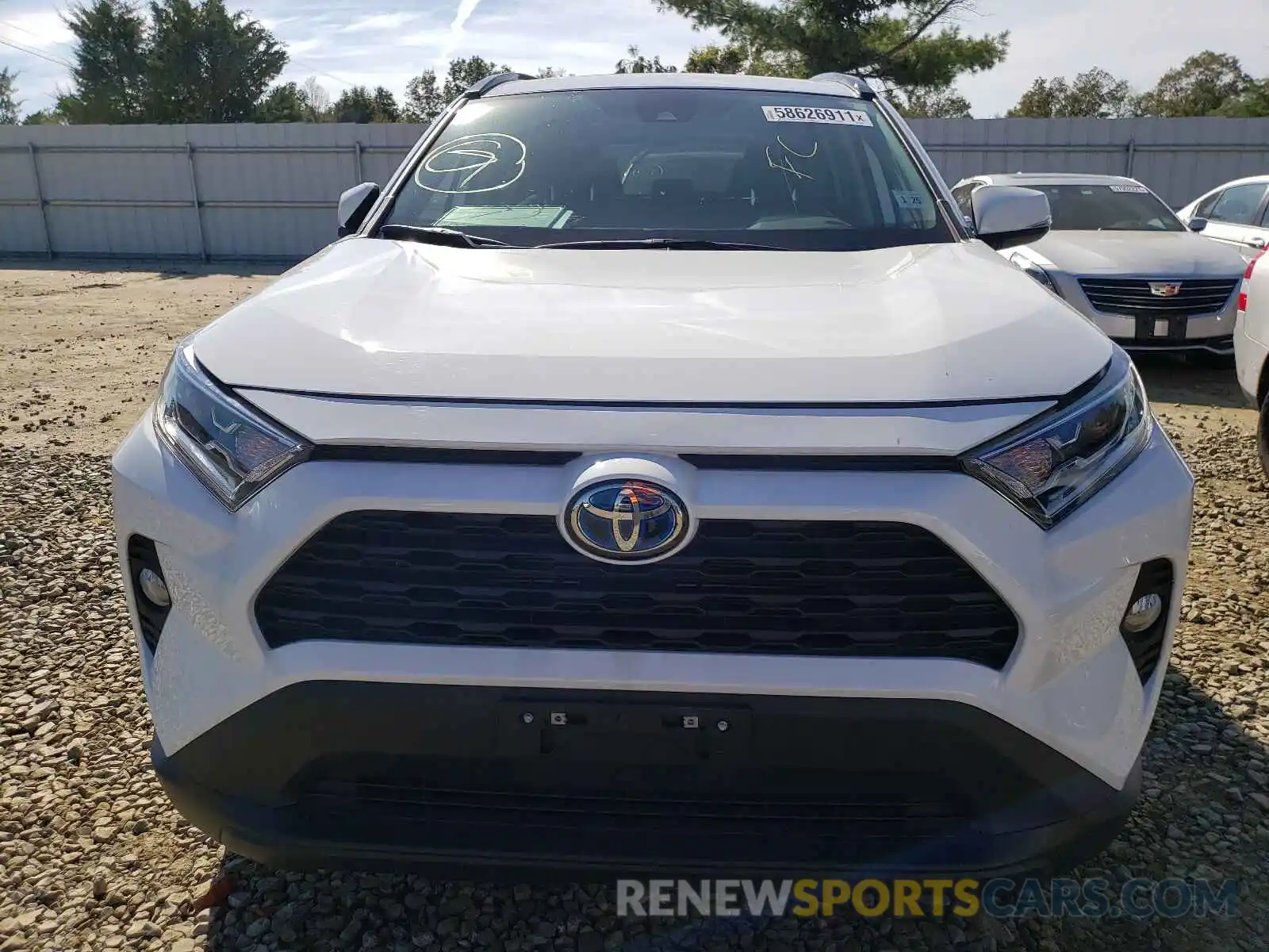 9 Photograph of a damaged car 2T3R6RFV0MW010185 TOYOTA RAV4 2021