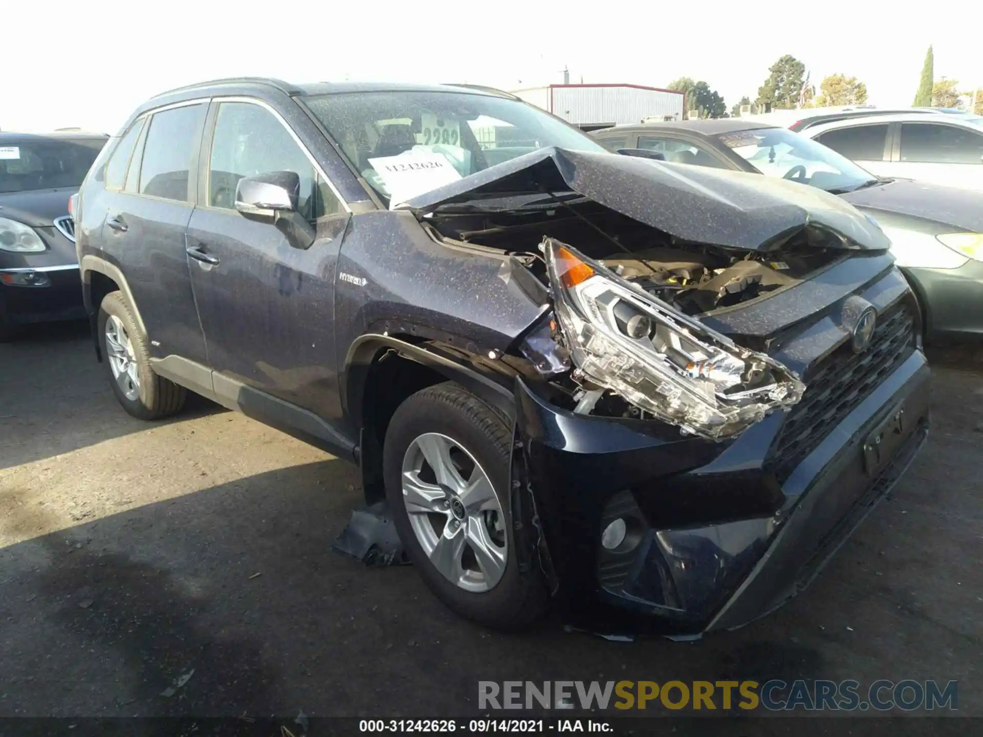 1 Photograph of a damaged car 2T3R6RFV0MW013443 TOYOTA RAV4 2021