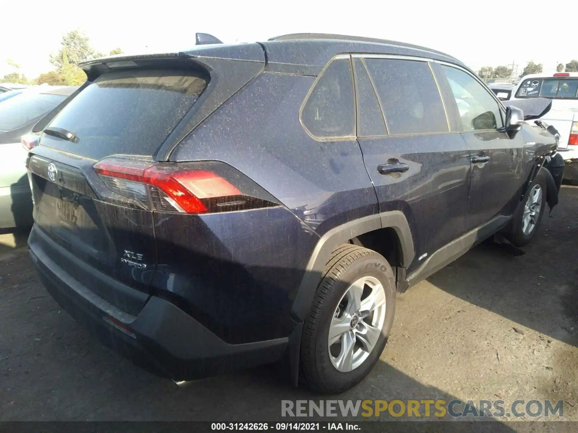 4 Photograph of a damaged car 2T3R6RFV0MW013443 TOYOTA RAV4 2021