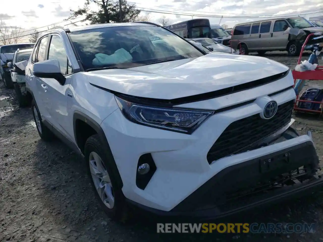 1 Photograph of a damaged car 2T3R6RFV0MW013524 TOYOTA RAV4 2021