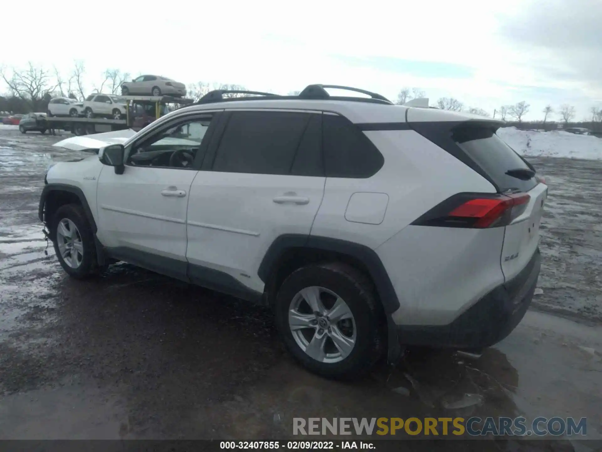 3 Photograph of a damaged car 2T3R6RFV0MW013846 TOYOTA RAV4 2021