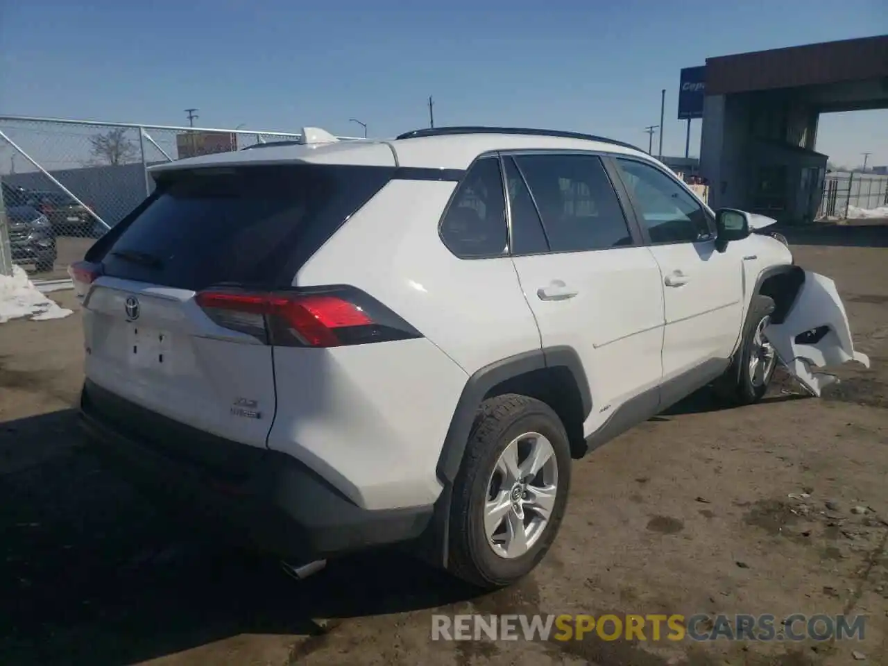 4 Photograph of a damaged car 2T3R6RFV1MW004721 TOYOTA RAV4 2021