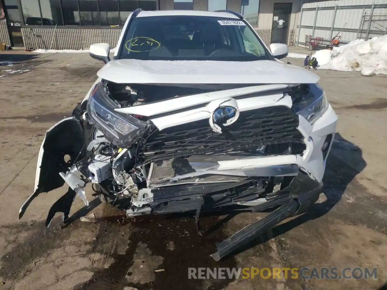 9 Photograph of a damaged car 2T3R6RFV1MW004721 TOYOTA RAV4 2021