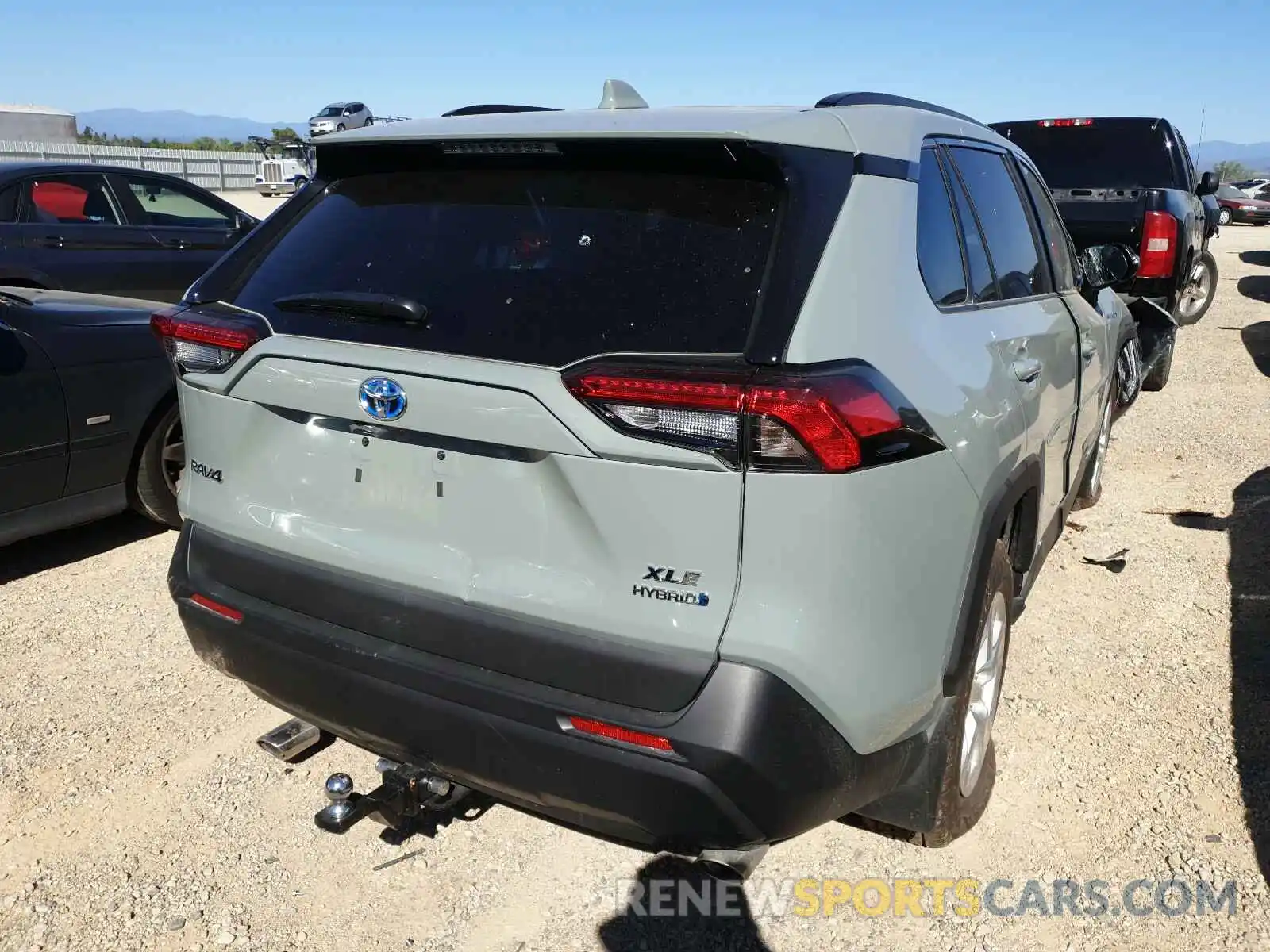 4 Photograph of a damaged car 2T3R6RFV1MW015945 TOYOTA RAV4 2021