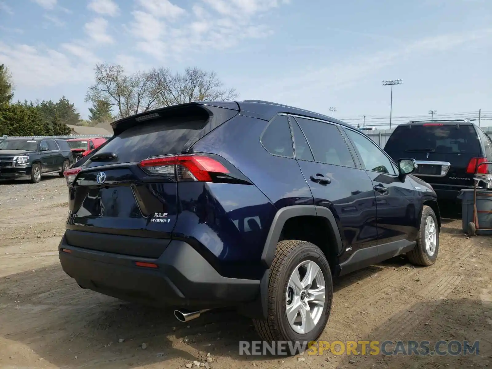 4 Photograph of a damaged car 2T3R6RFV1MW018201 TOYOTA RAV4 2021