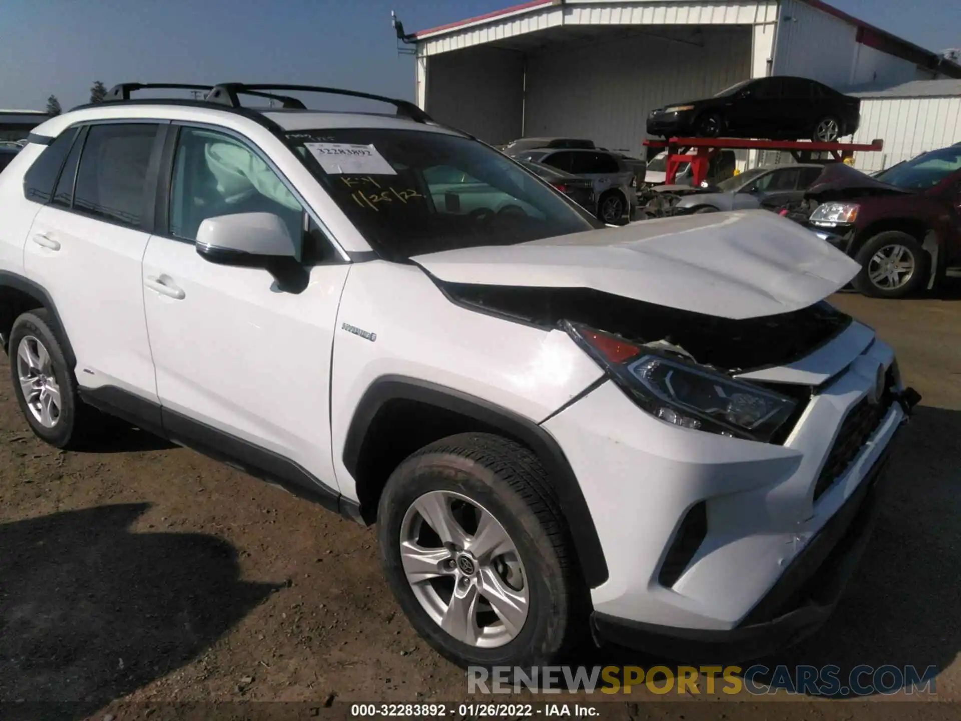 1 Photograph of a damaged car 2T3R6RFV2MW010687 TOYOTA RAV4 2021