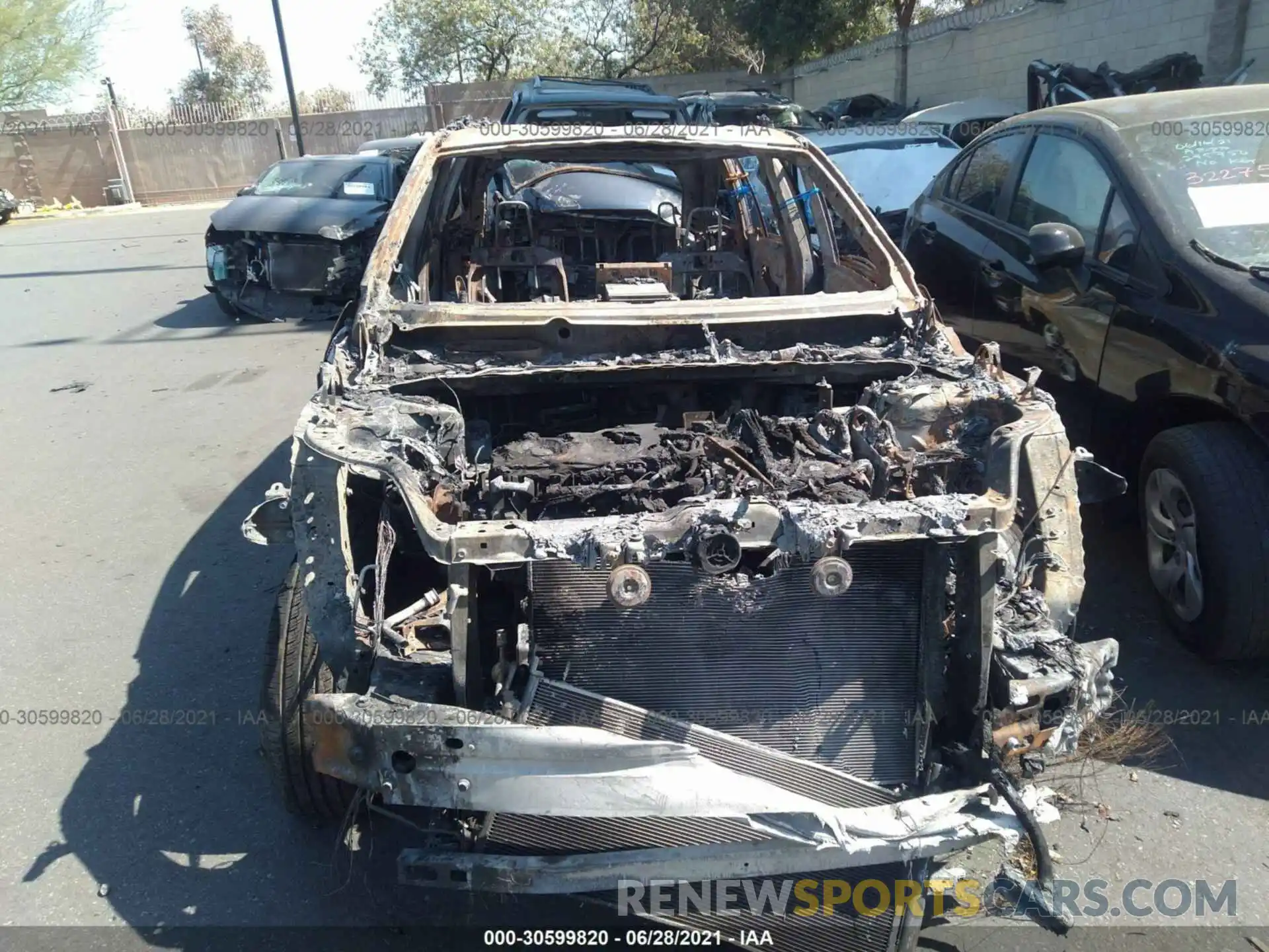 6 Photograph of a damaged car 2T3R6RFV3MW015557 TOYOTA RAV4 2021