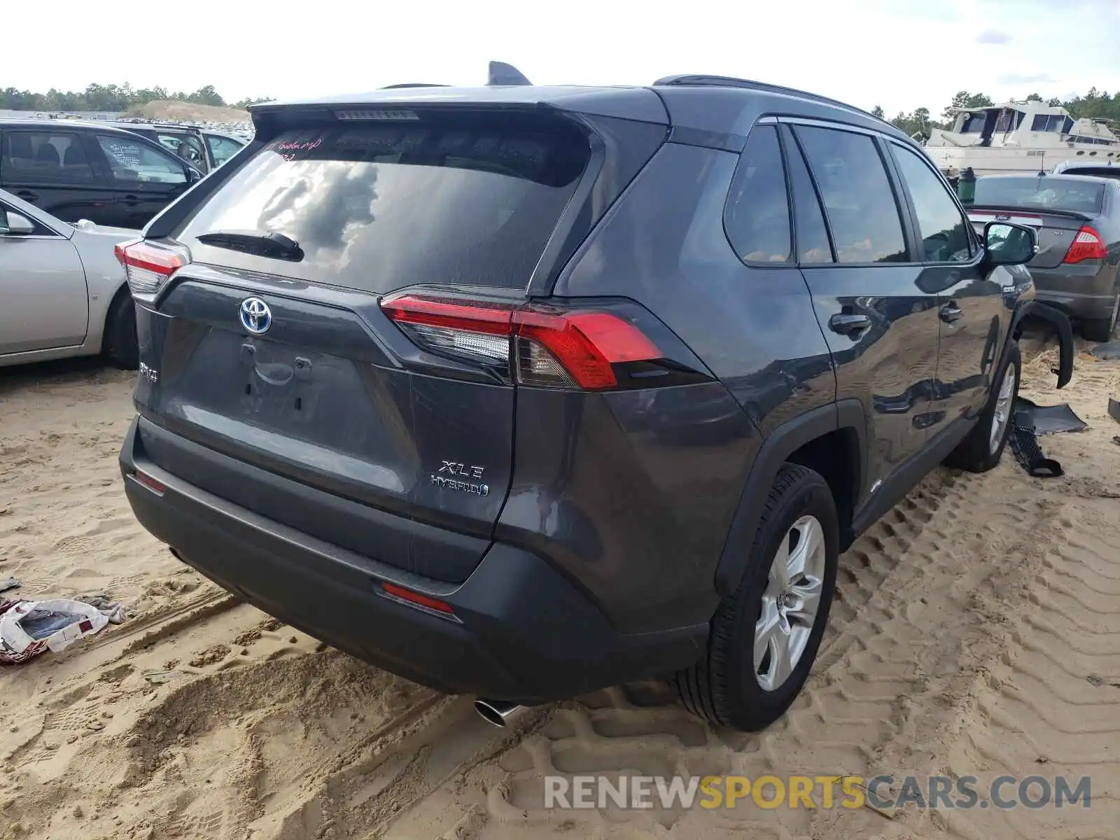 4 Photograph of a damaged car 2T3R6RFV3MW018328 TOYOTA RAV4 2021