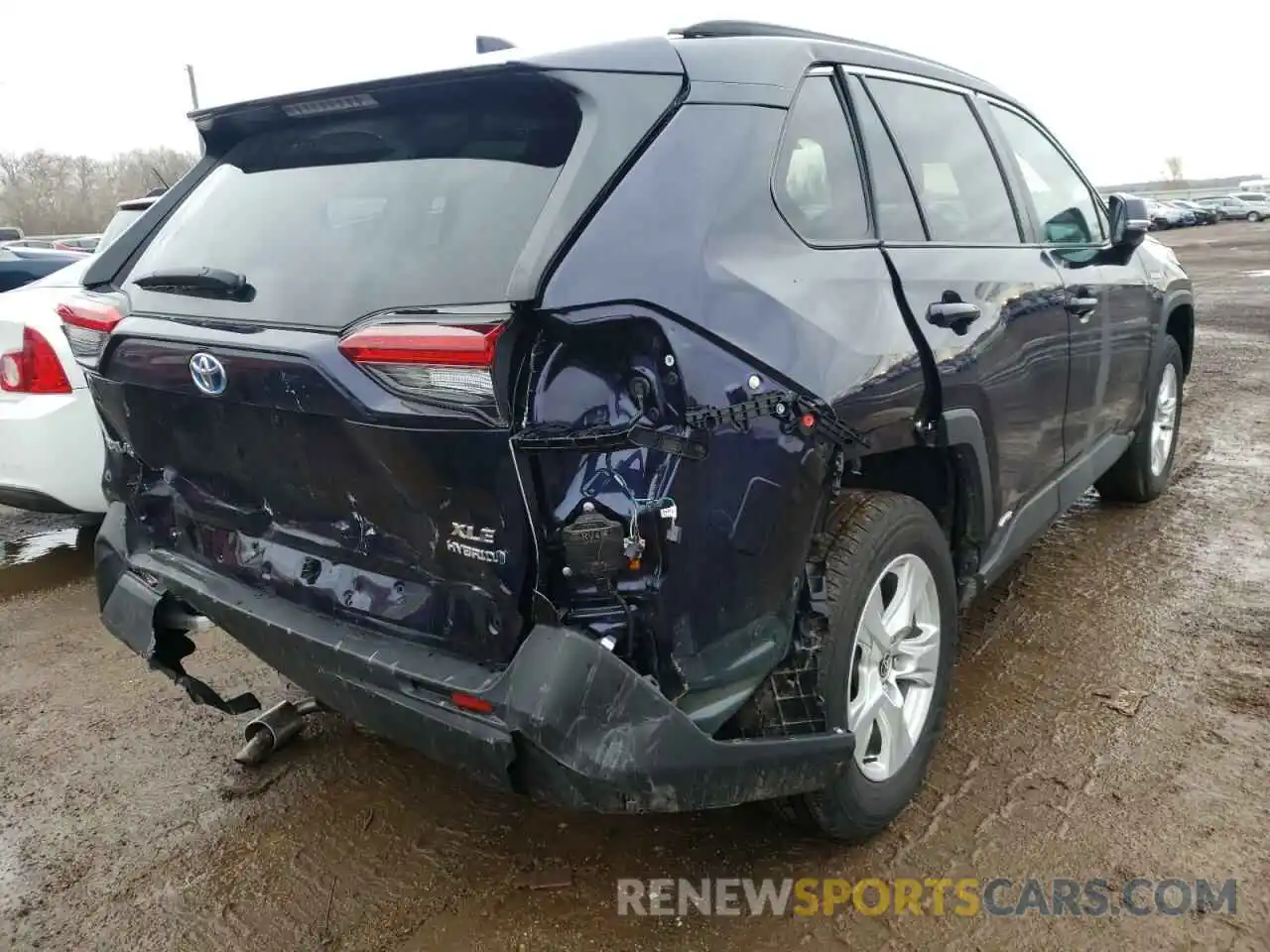 4 Photograph of a damaged car 2T3R6RFV3MW018958 TOYOTA RAV4 2021