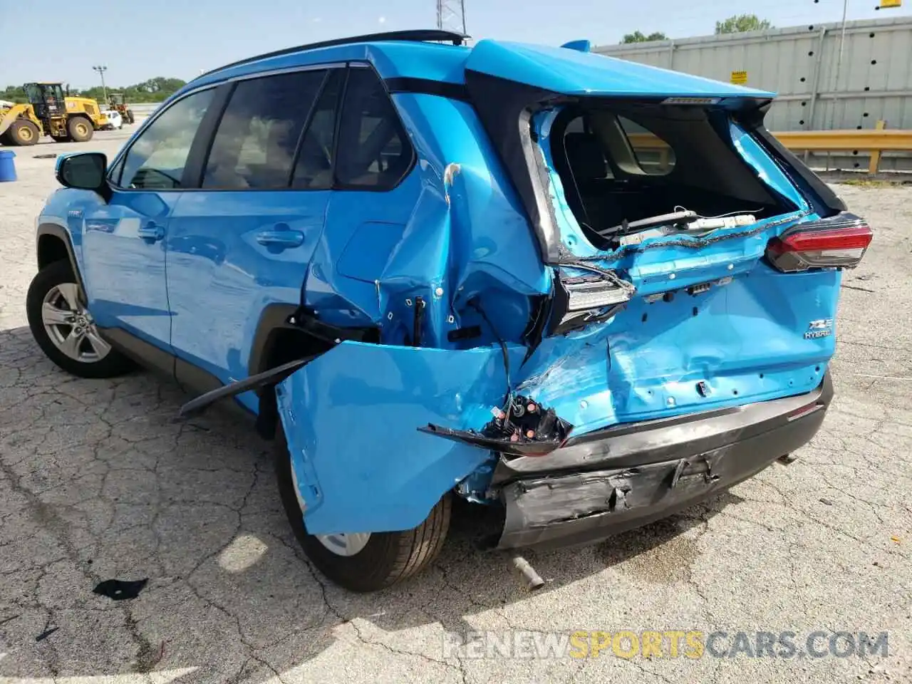 3 Photograph of a damaged car 2T3R6RFV4MW011985 TOYOTA RAV4 2021