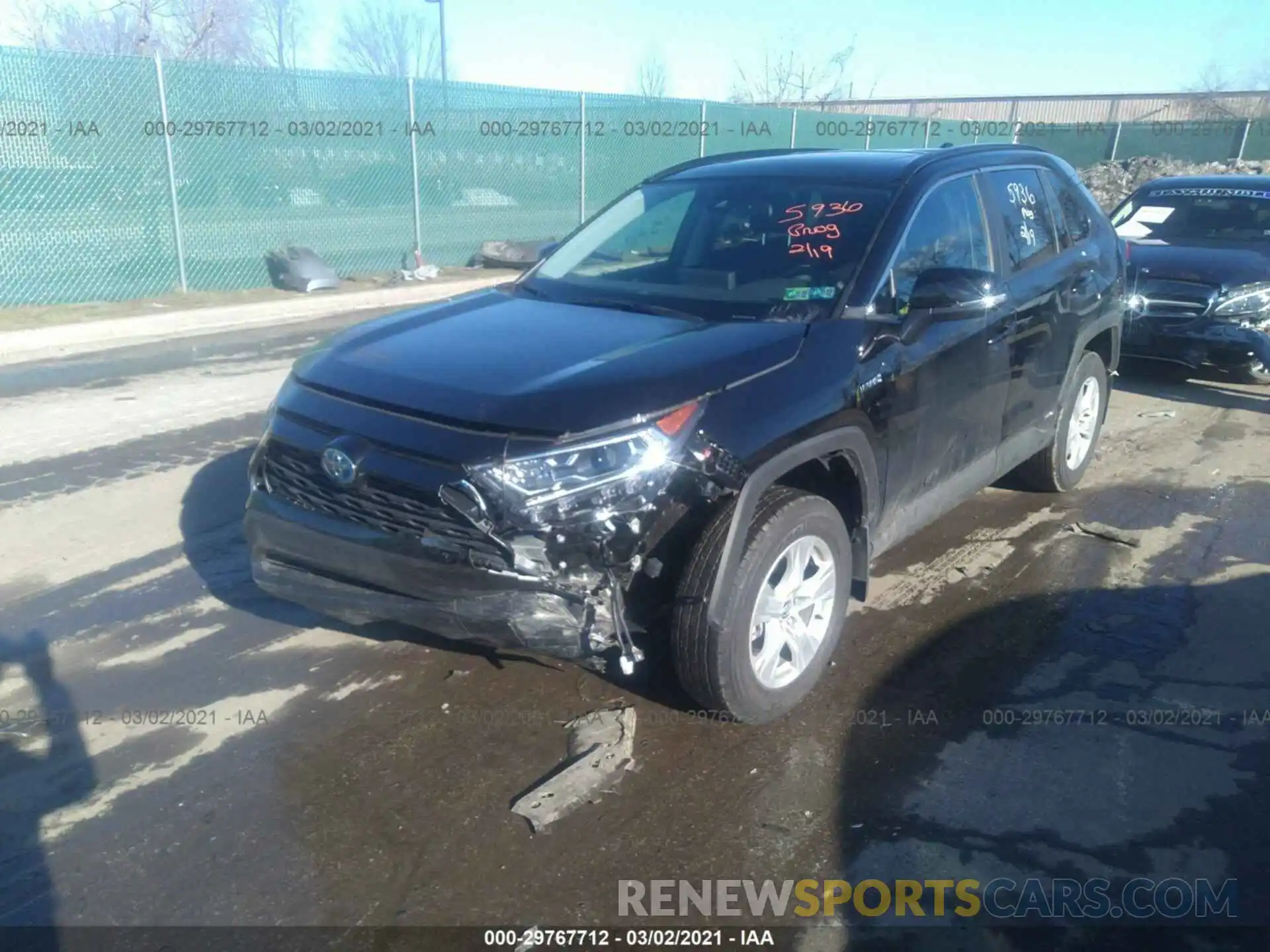 2 Photograph of a damaged car 2T3R6RFV5MW009419 TOYOTA RAV4 2021