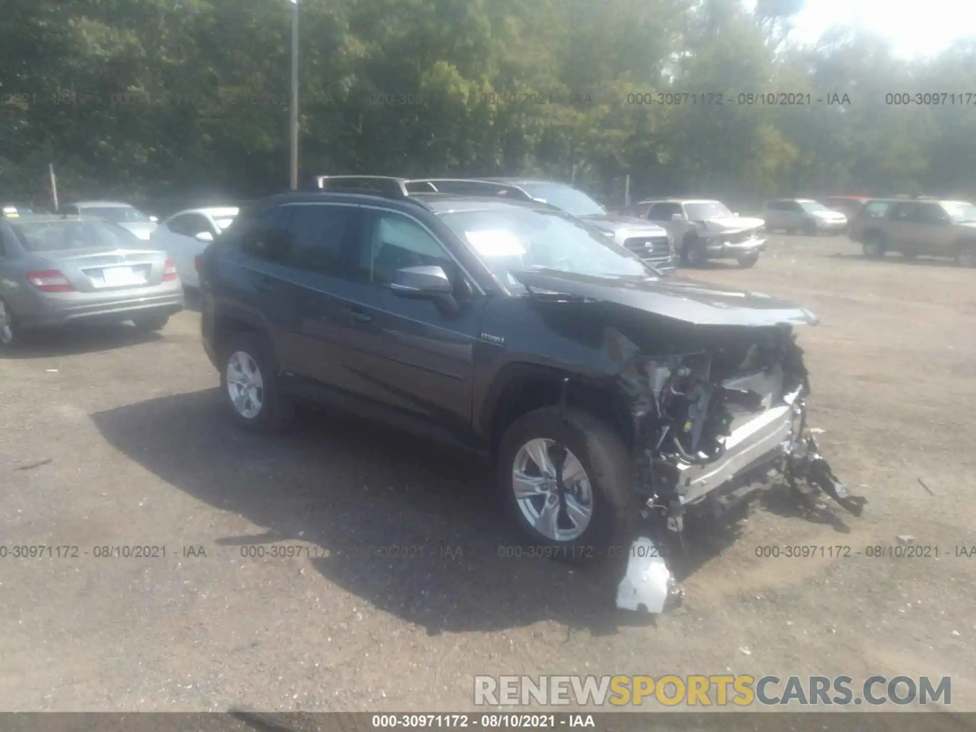 1 Photograph of a damaged car 2T3R6RFV6MW005606 TOYOTA RAV4 2021