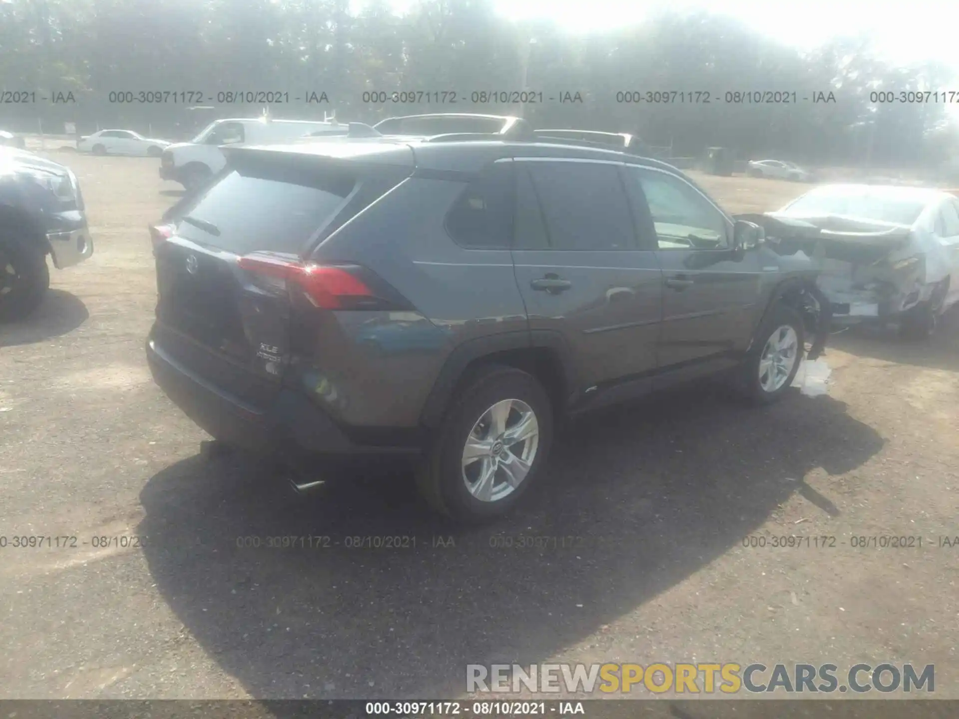 4 Photograph of a damaged car 2T3R6RFV6MW005606 TOYOTA RAV4 2021