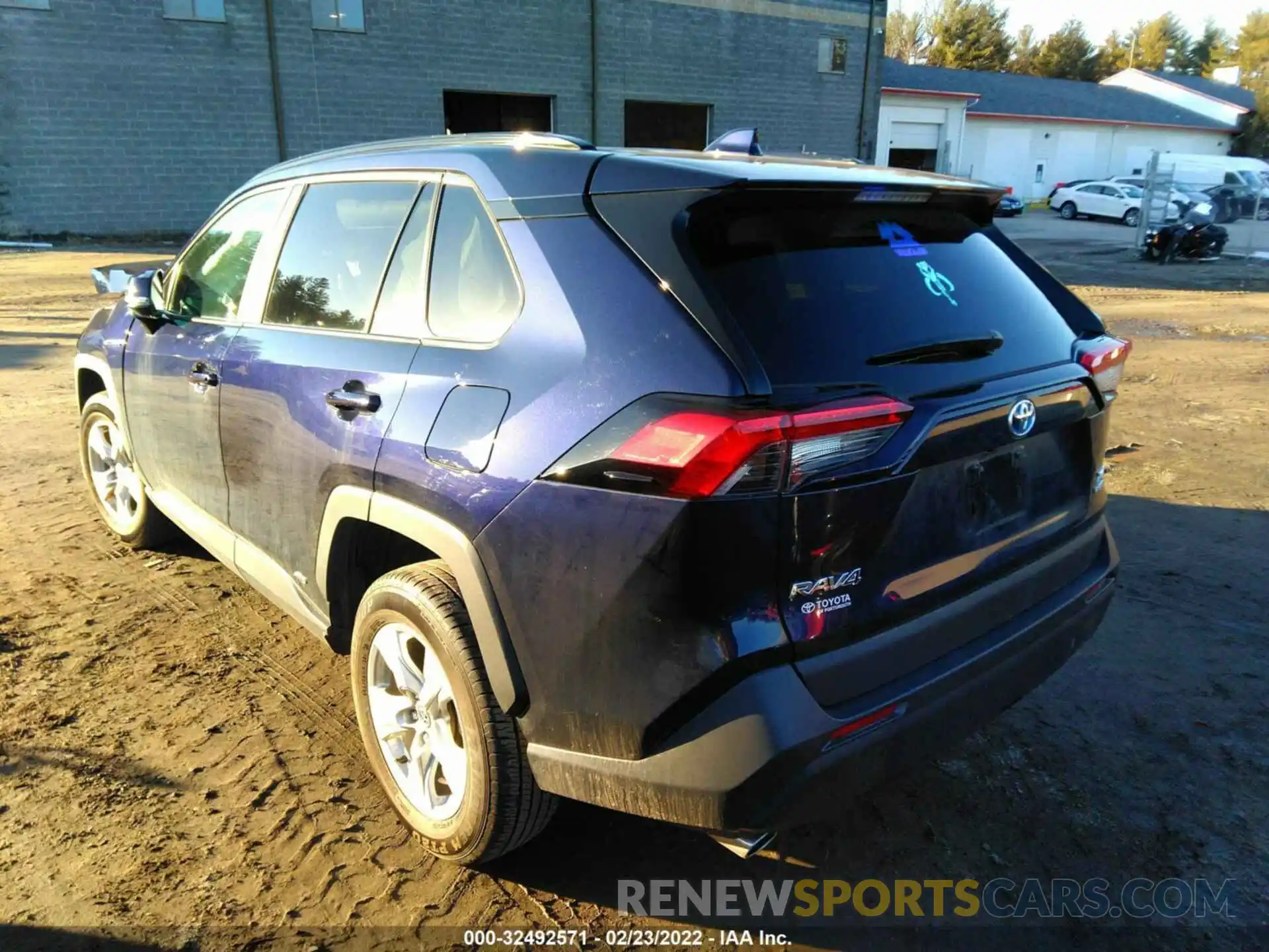 3 Photograph of a damaged car 2T3R6RFV6MW007307 TOYOTA RAV4 2021