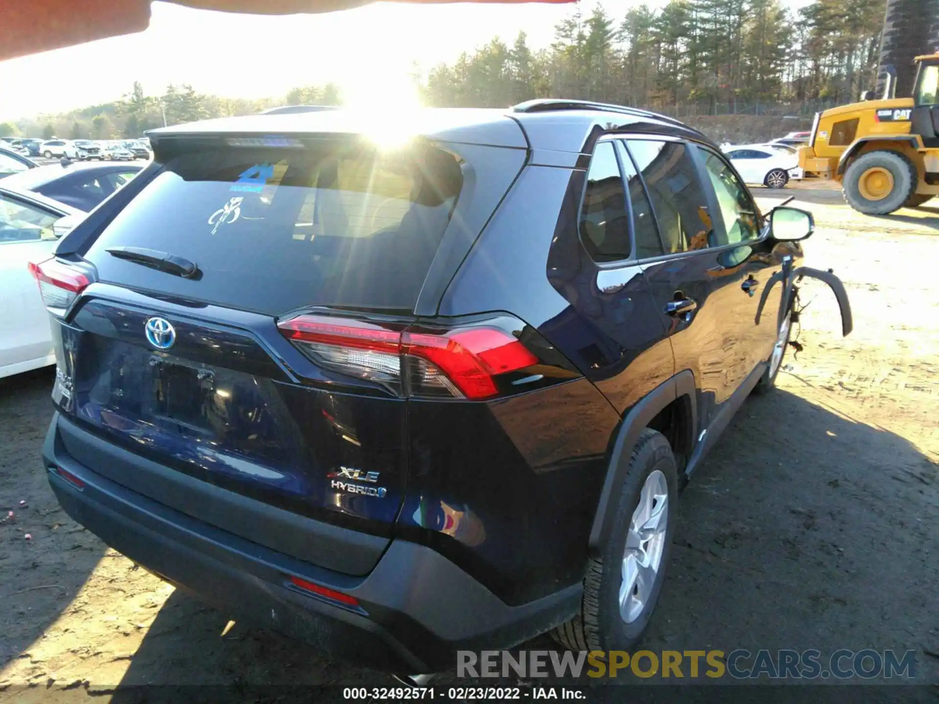 4 Photograph of a damaged car 2T3R6RFV6MW007307 TOYOTA RAV4 2021