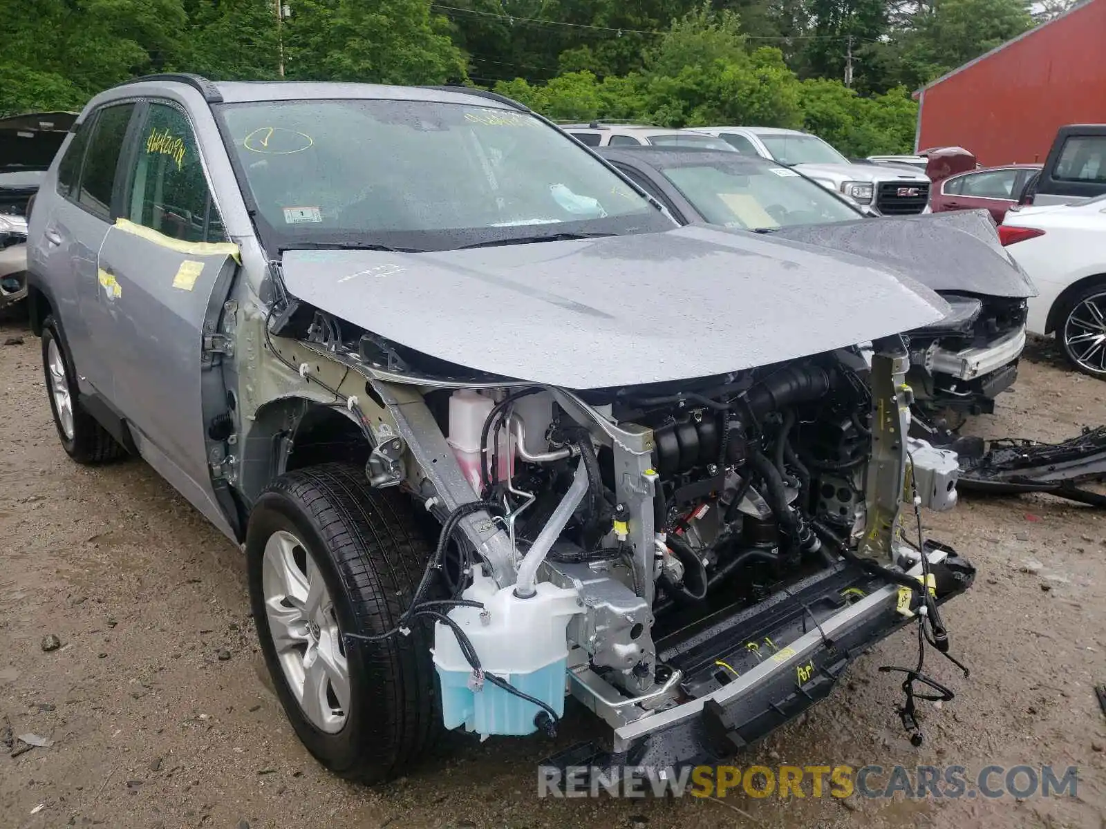 1 Photograph of a damaged car 2T3R6RFV7MW012211 TOYOTA RAV4 2021