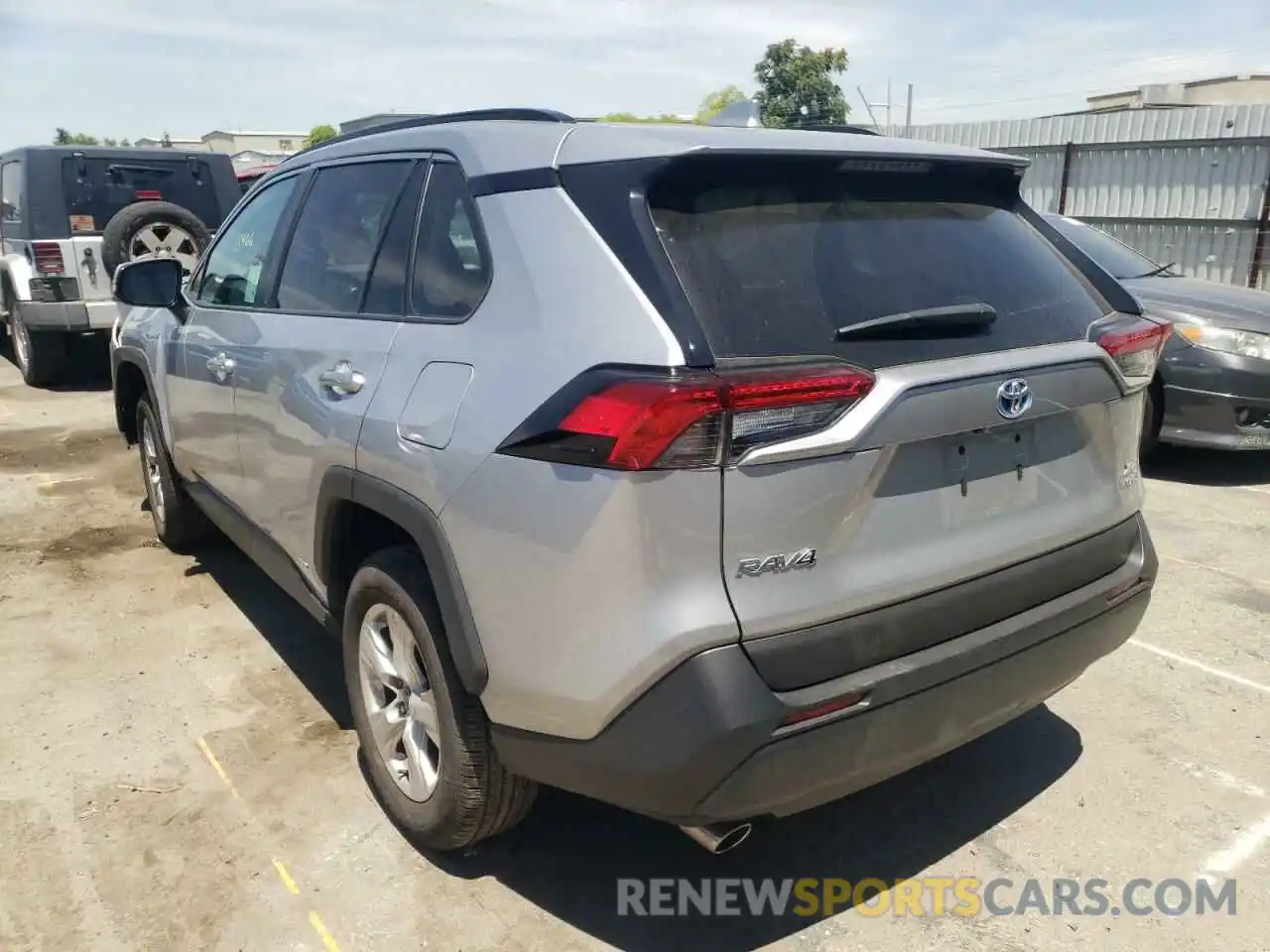 3 Photograph of a damaged car 2T3R6RFV8MW010192 TOYOTA RAV4 2021