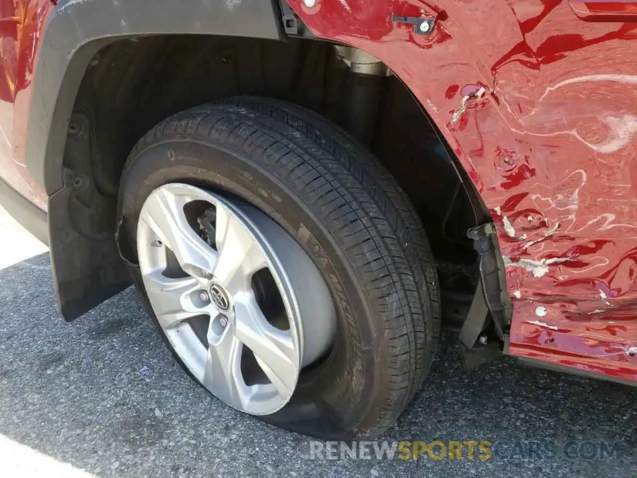 9 Photograph of a damaged car 2T3R6RFV8MW014839 TOYOTA RAV4 2021