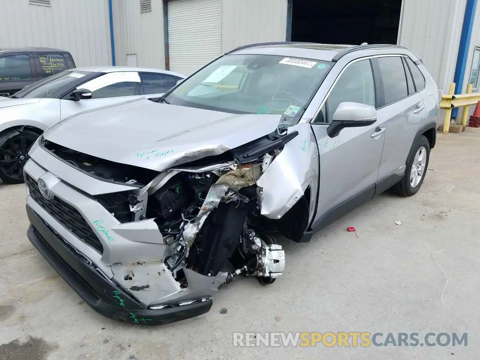 2 Photograph of a damaged car 2T3R6RFV9MW004966 TOYOTA RAV4 2021