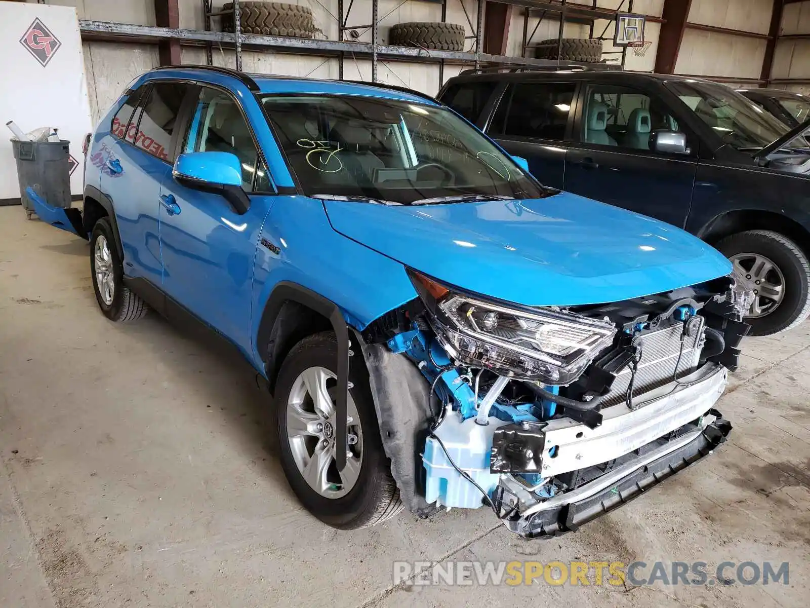 1 Photograph of a damaged car 2T3R6RFV9MW009715 TOYOTA RAV4 2021