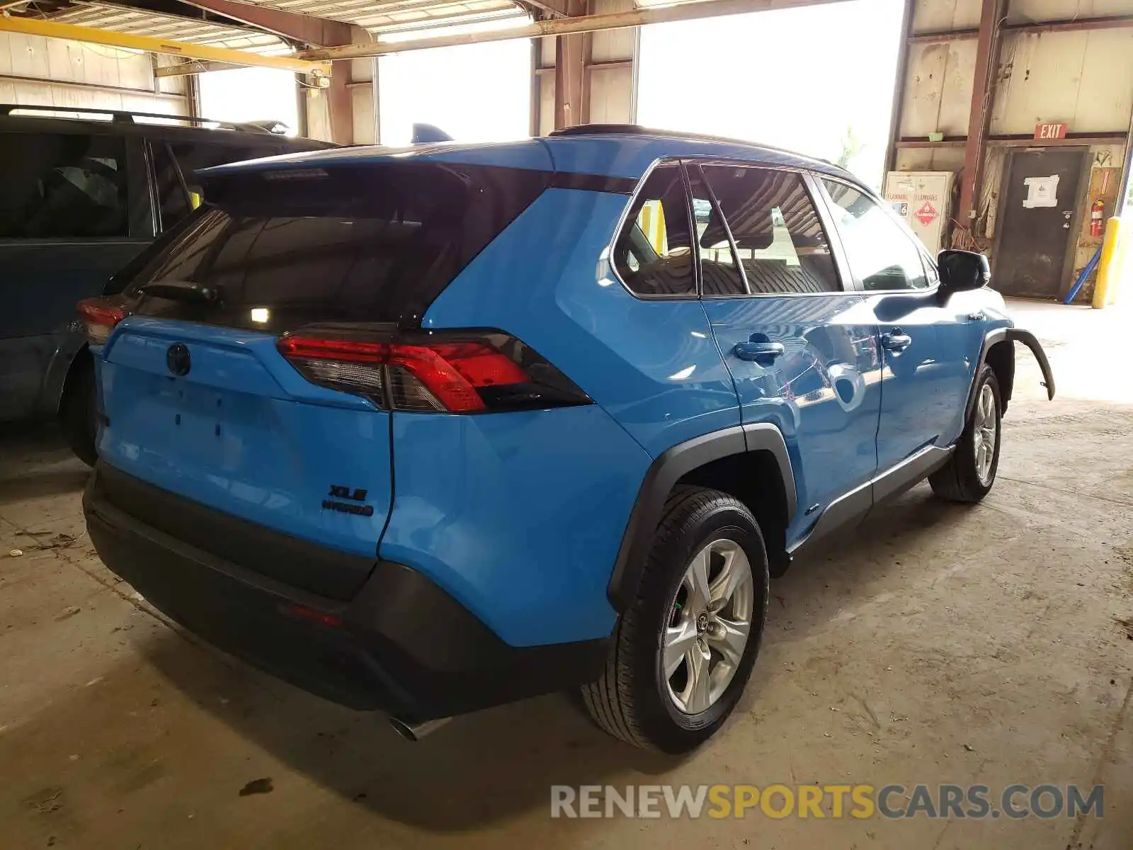 4 Photograph of a damaged car 2T3R6RFV9MW009715 TOYOTA RAV4 2021