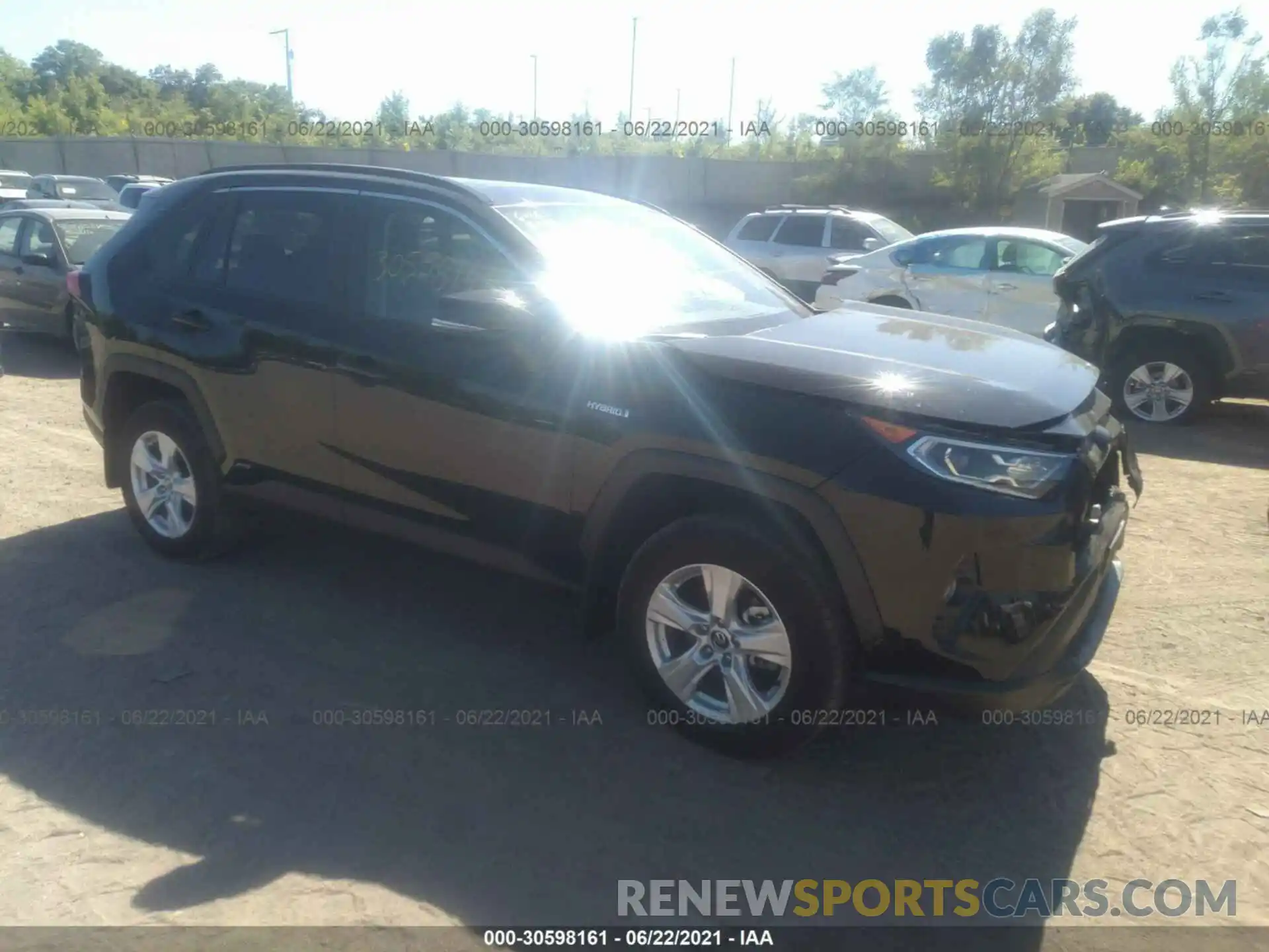 1 Photograph of a damaged car 2T3R6RFVXMW004877 TOYOTA RAV4 2021