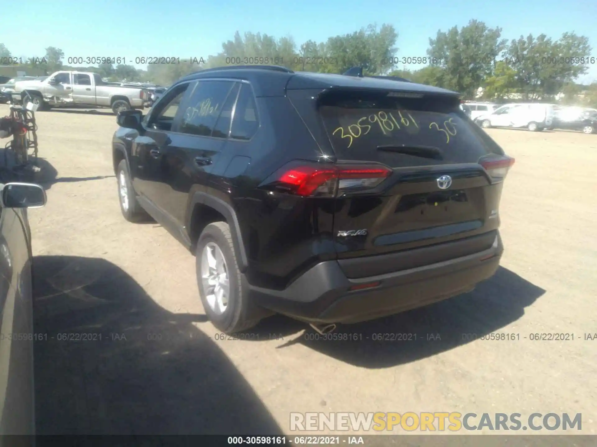 3 Photograph of a damaged car 2T3R6RFVXMW004877 TOYOTA RAV4 2021