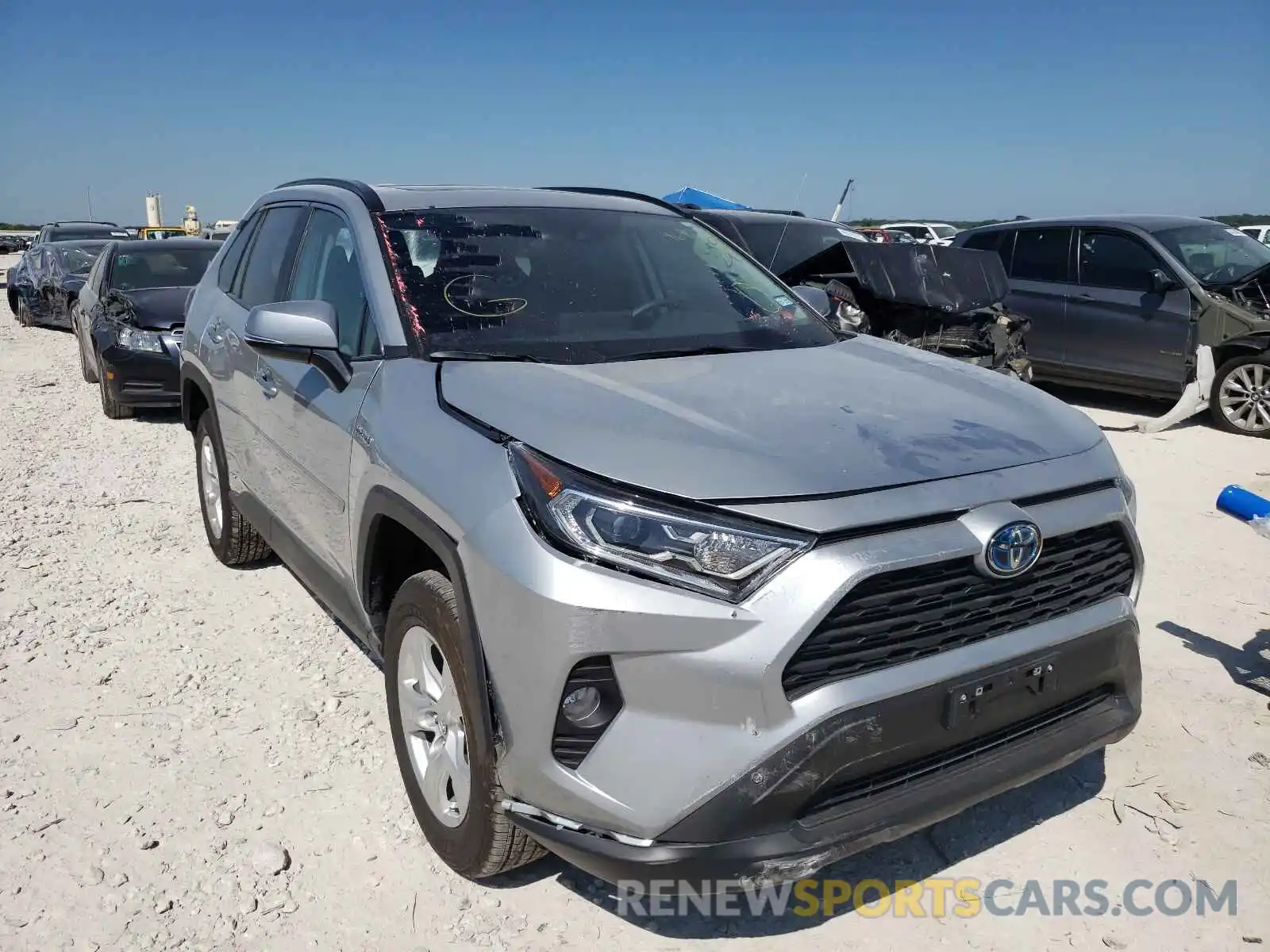 1 Photograph of a damaged car 2T3R6RFVXMW005219 TOYOTA RAV4 2021