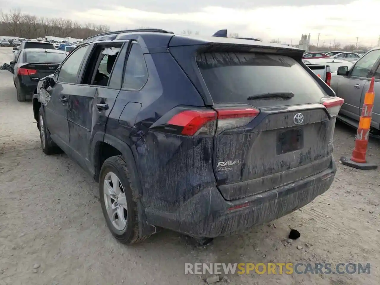 3 Photograph of a damaged car 2T3R6RFVXMW005351 TOYOTA RAV4 2021