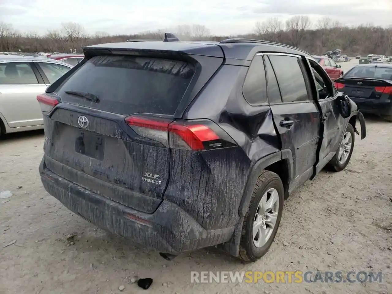 4 Photograph of a damaged car 2T3R6RFVXMW005351 TOYOTA RAV4 2021