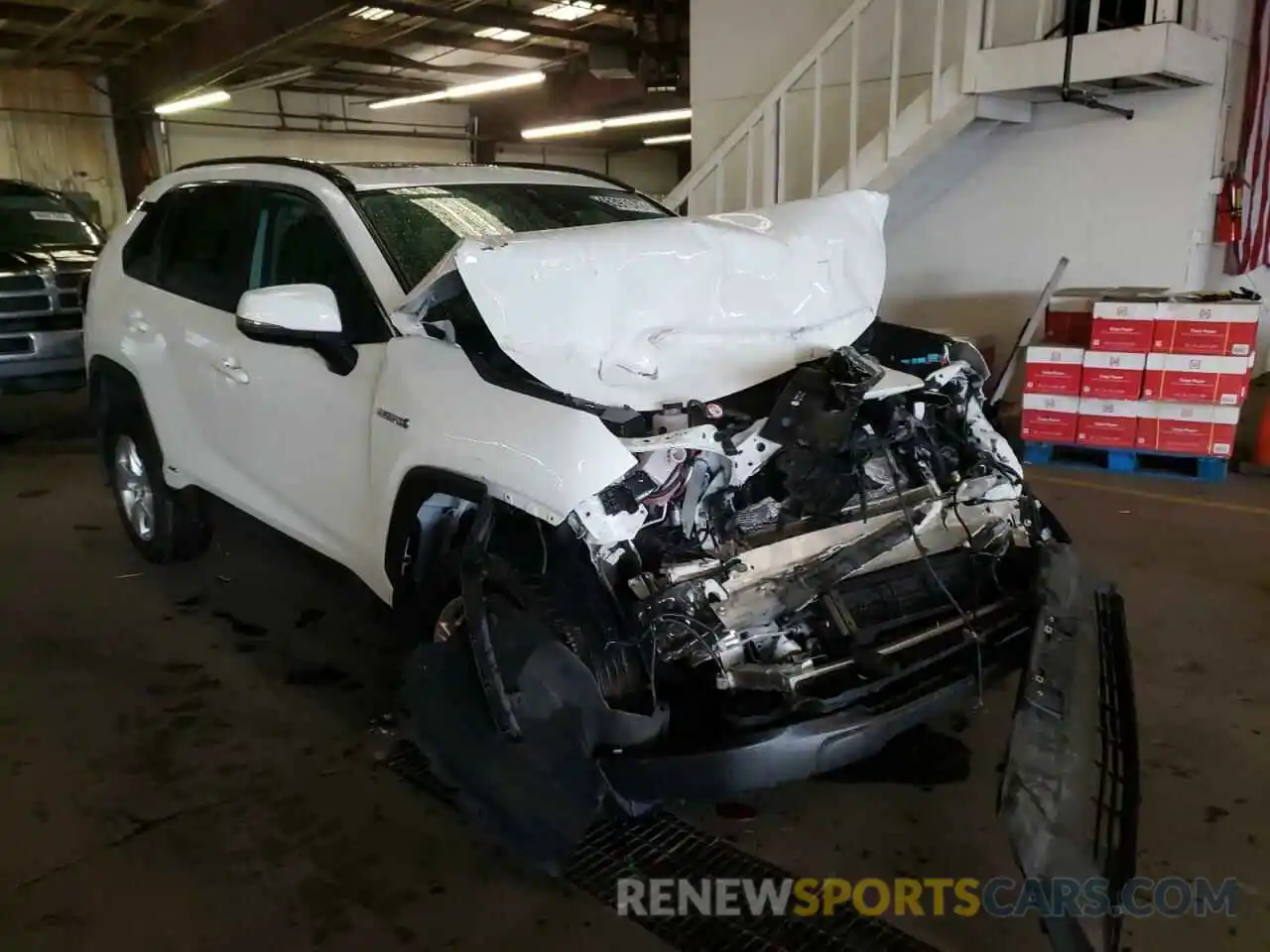 1 Photograph of a damaged car 2T3R6RFVXMW009612 TOYOTA RAV4 2021