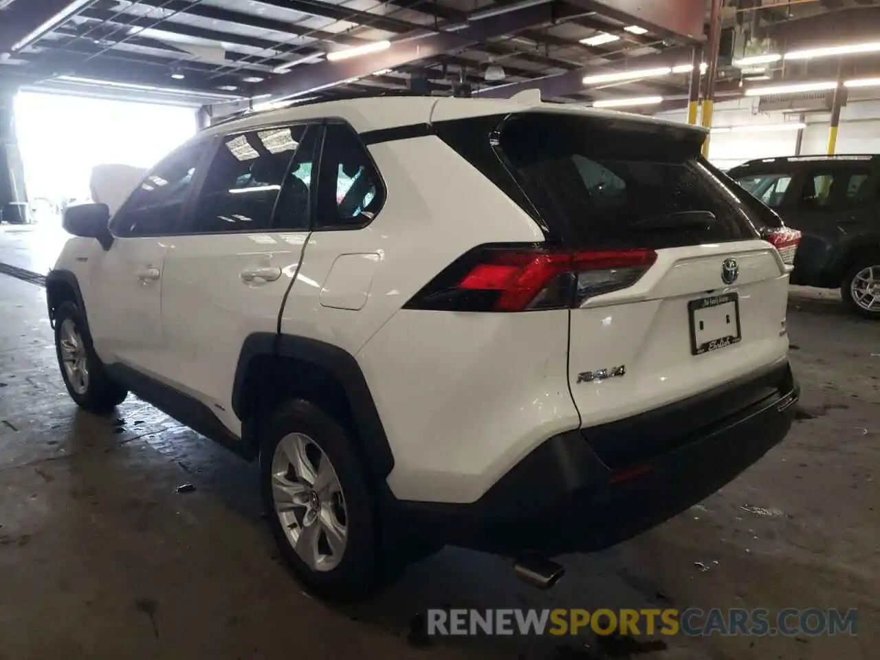 3 Photograph of a damaged car 2T3R6RFVXMW009612 TOYOTA RAV4 2021