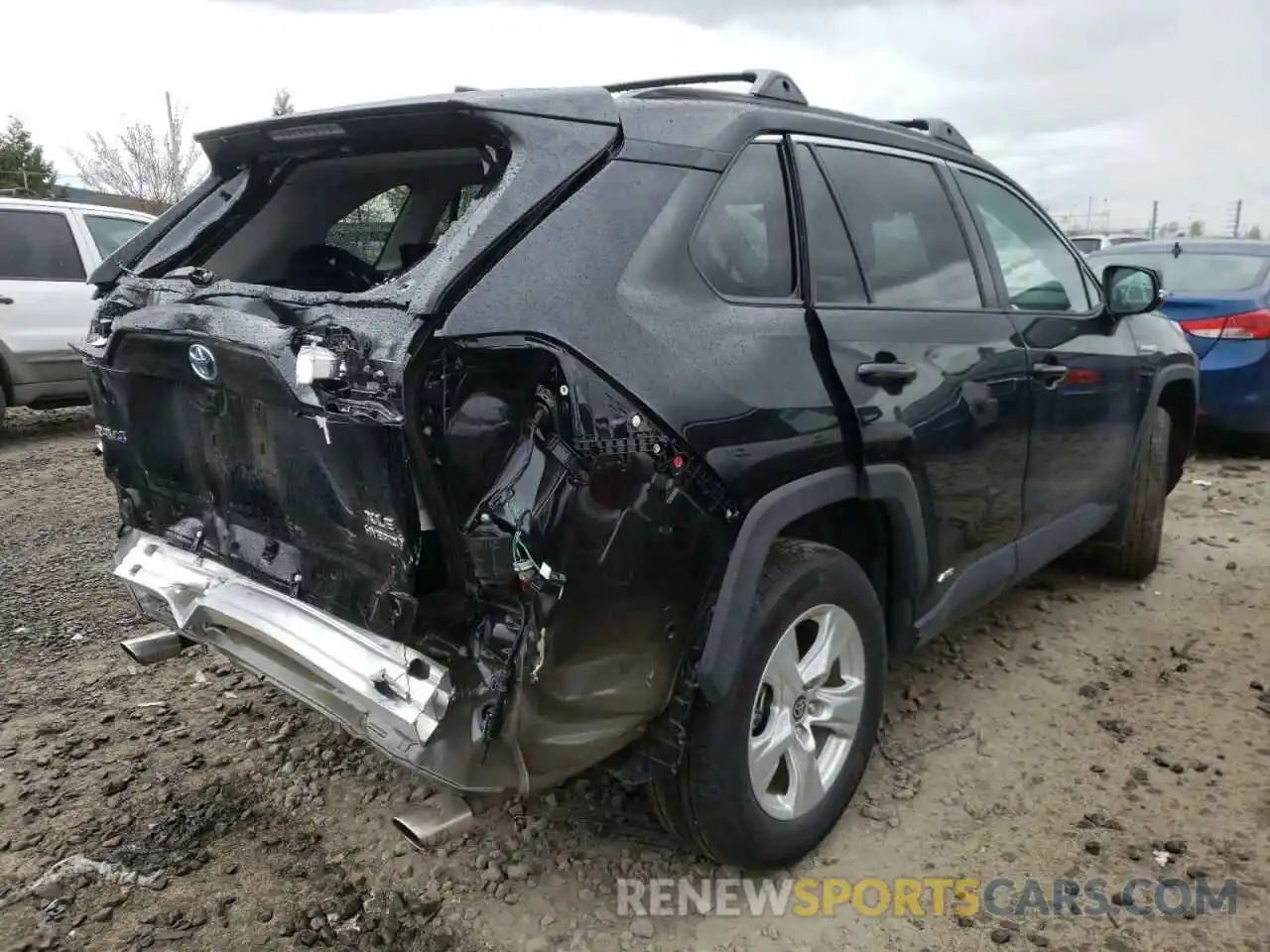 4 Photograph of a damaged car 2T3R6RFVXMW019234 TOYOTA RAV4 2021