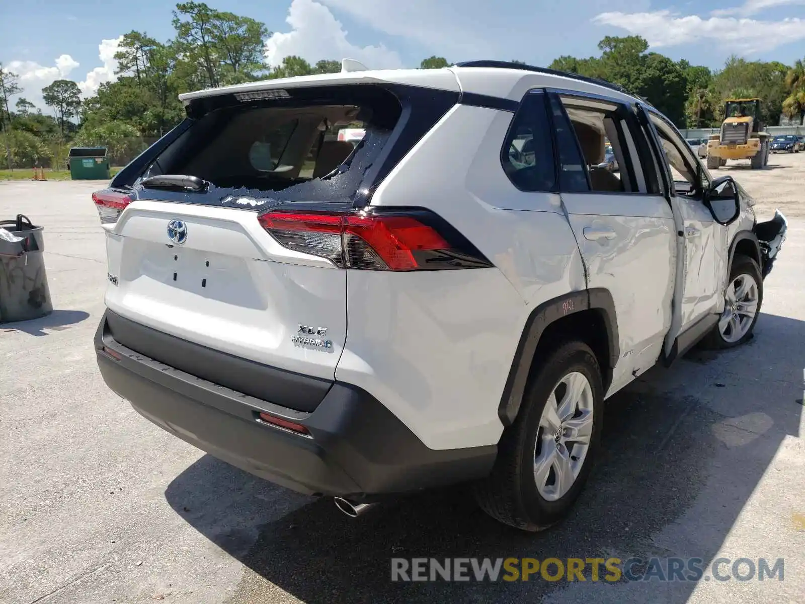 4 Photograph of a damaged car 2T3RWRFV0MW121187 TOYOTA RAV4 2021