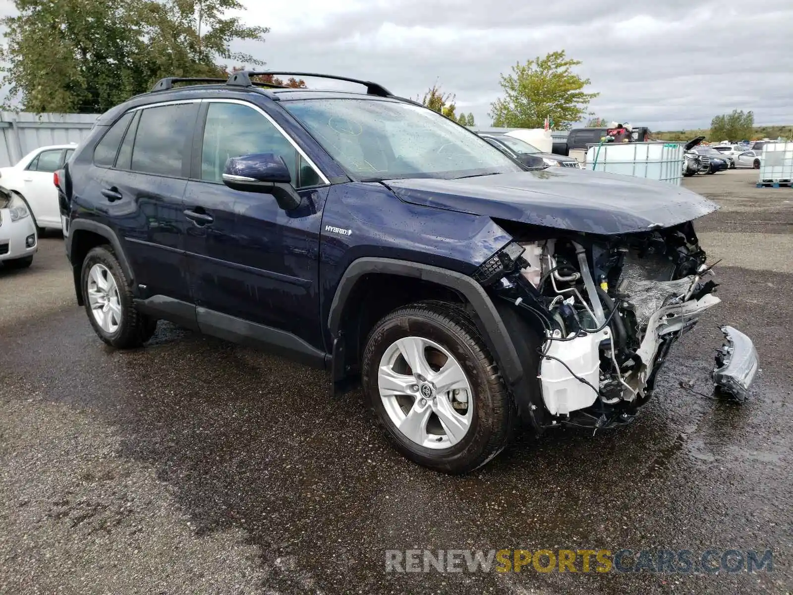 1 Photograph of a damaged car 2T3RWRFV1MW109940 TOYOTA RAV4 2021