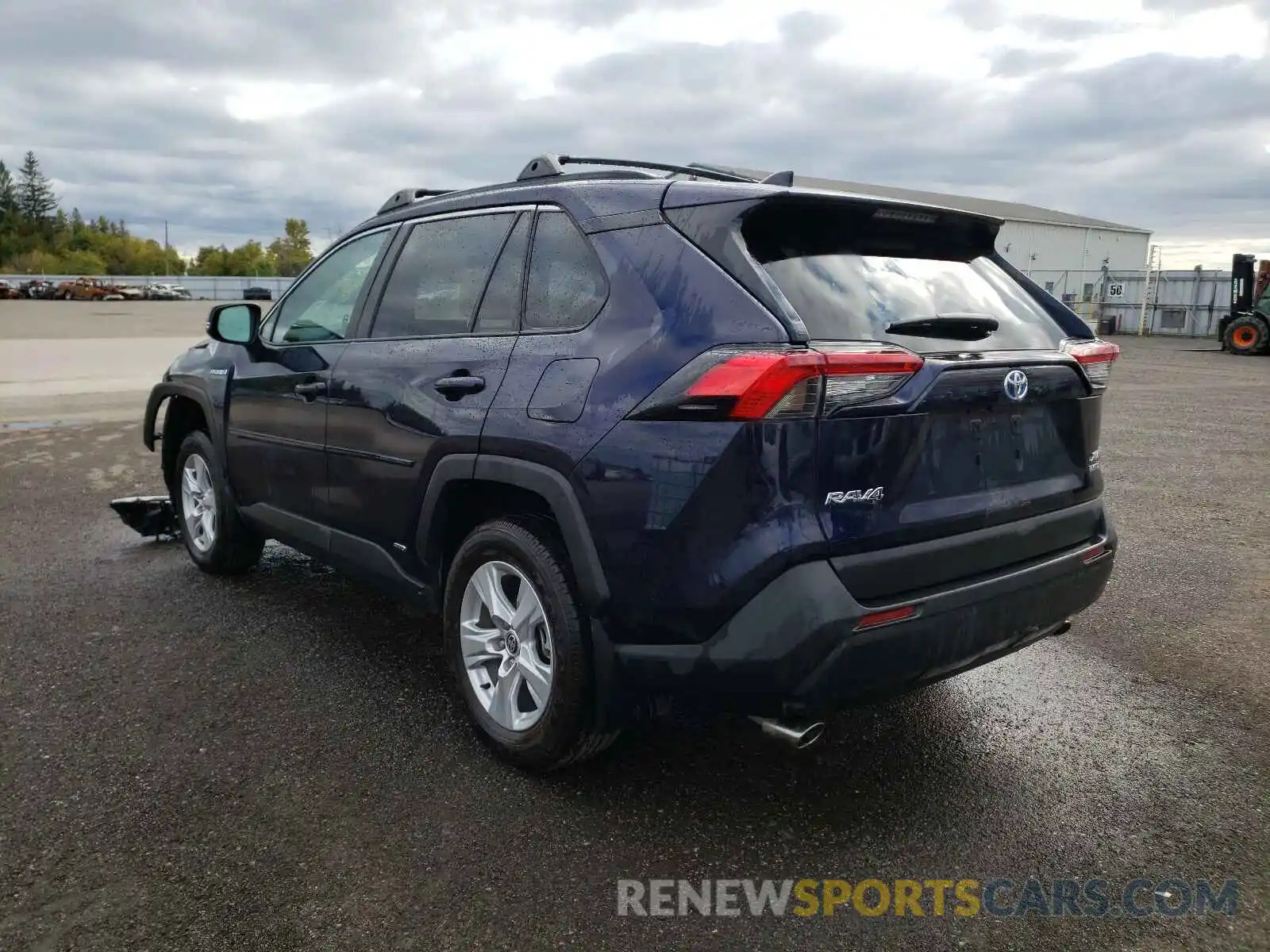 3 Photograph of a damaged car 2T3RWRFV1MW109940 TOYOTA RAV4 2021