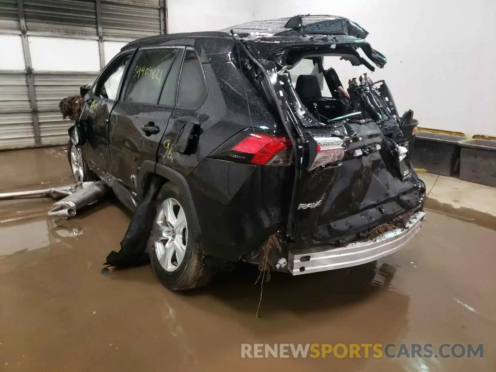 3 Photograph of a damaged car 2T3RWRFV1MW120842 TOYOTA RAV4 2021