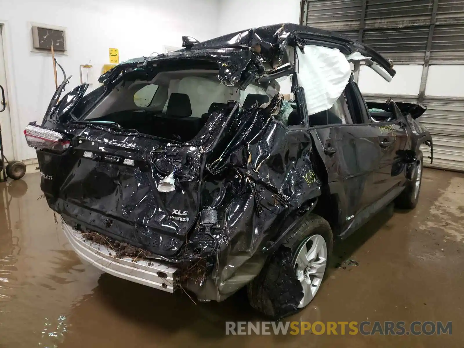 4 Photograph of a damaged car 2T3RWRFV1MW120842 TOYOTA RAV4 2021