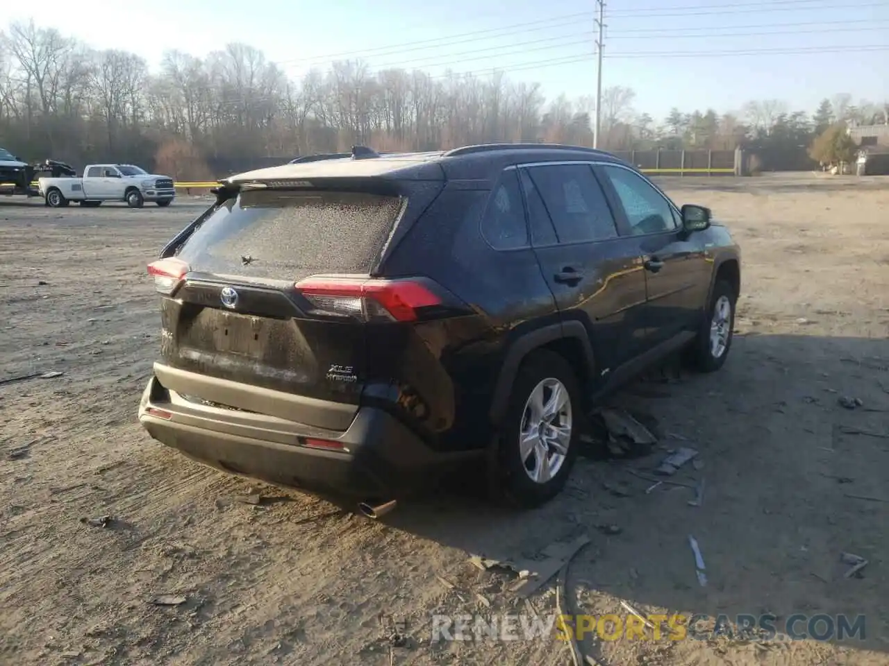 4 Photograph of a damaged car 2T3RWRFV2MW108778 TOYOTA RAV4 2021