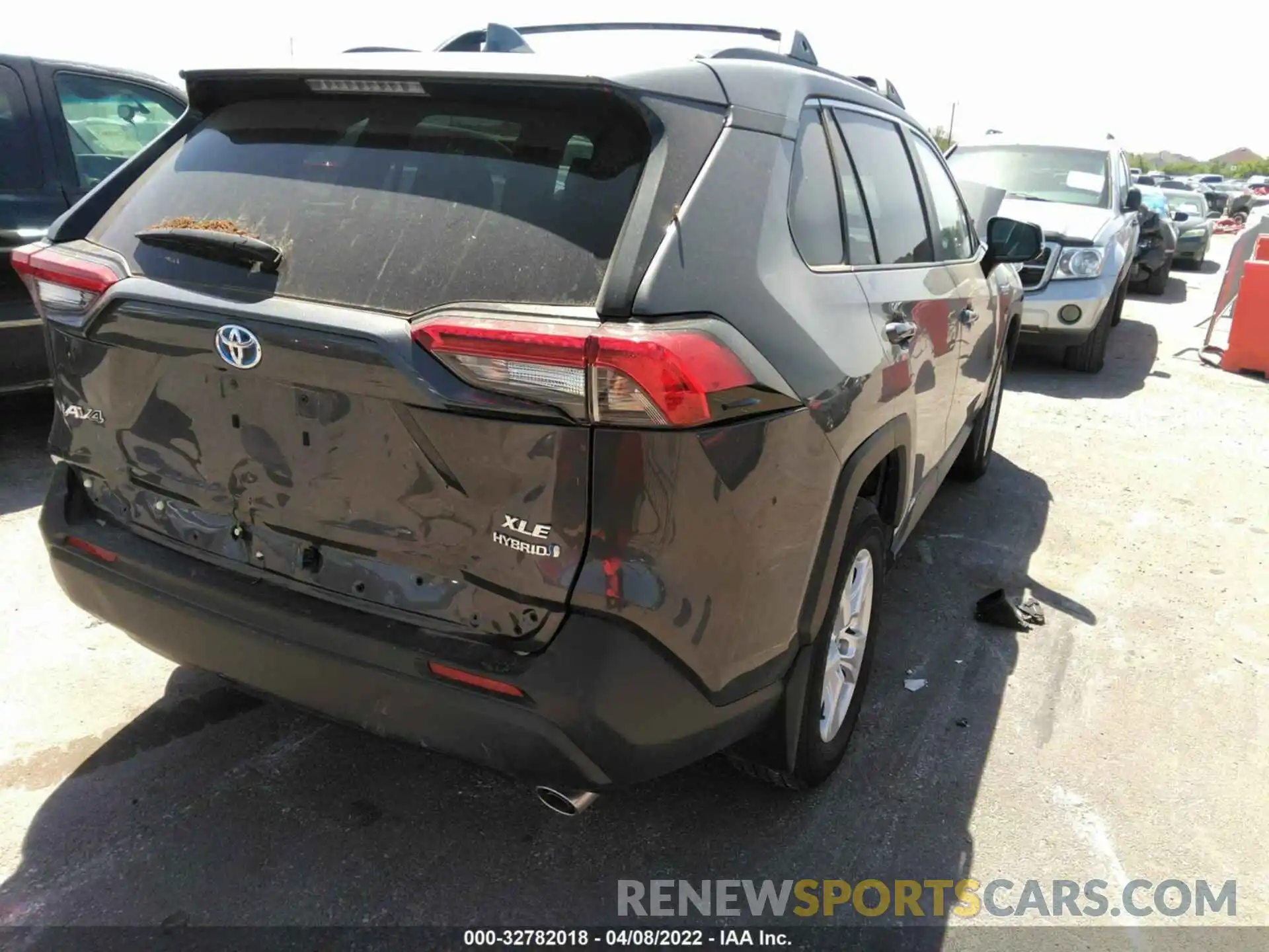 4 Photograph of a damaged car 2T3RWRFV2MW114502 TOYOTA RAV4 2021