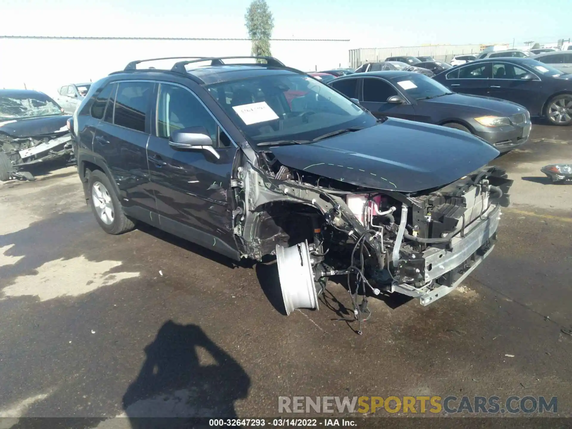 1 Photograph of a damaged car 2T3RWRFV2MW117822 TOYOTA RAV4 2021