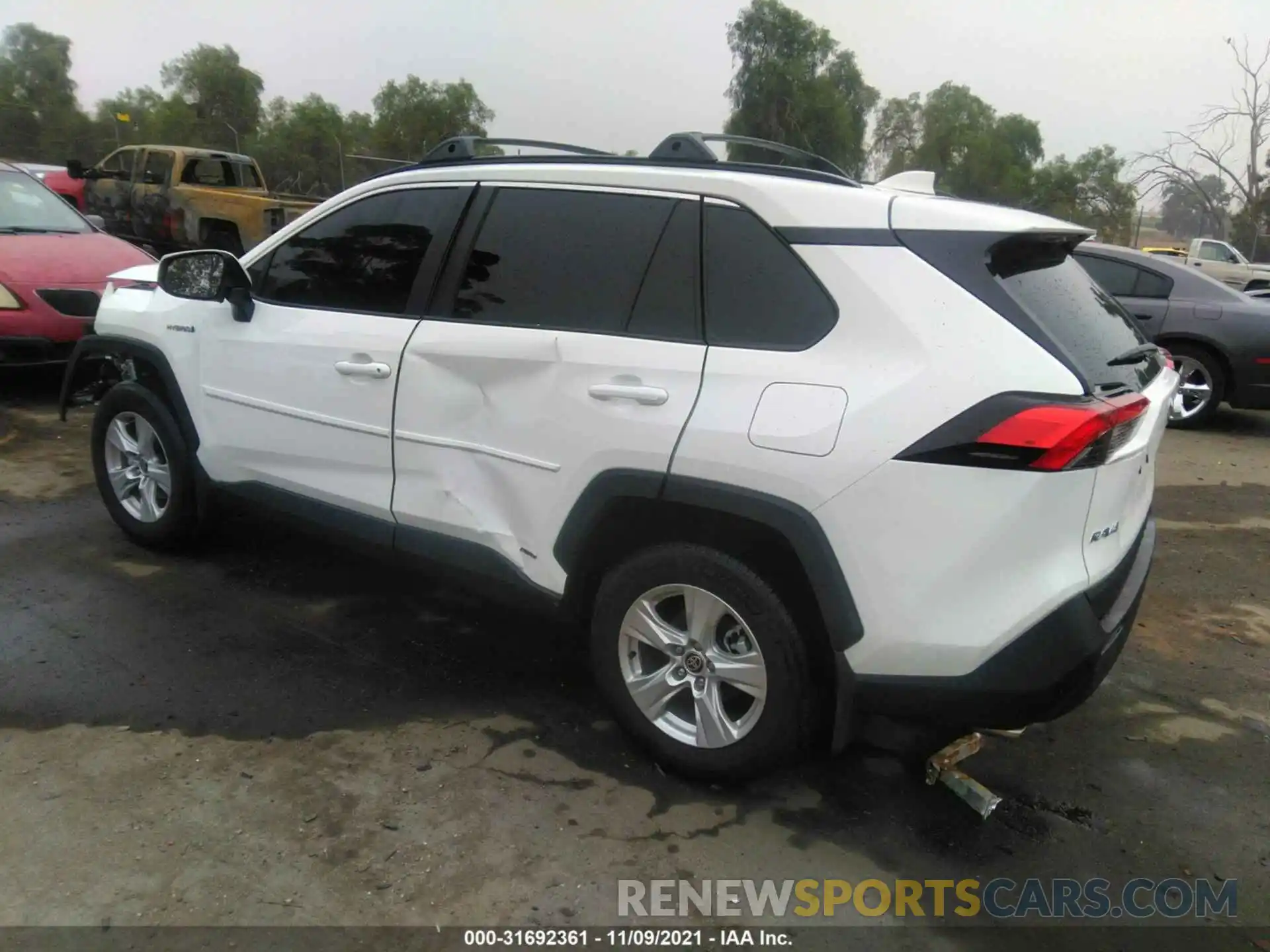 3 Photograph of a damaged car 2T3RWRFV2MW119991 TOYOTA RAV4 2021