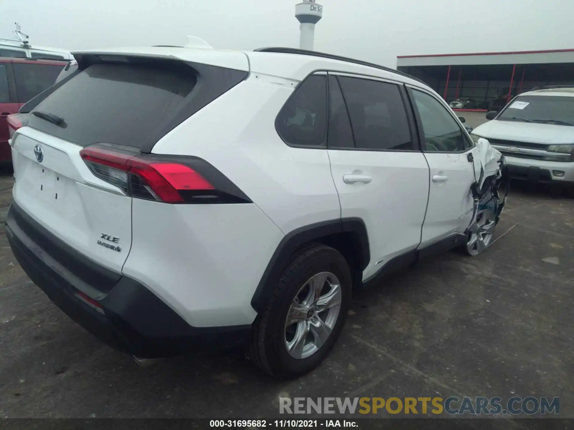 4 Photograph of a damaged car 2T3RWRFV2MW120378 TOYOTA RAV4 2021